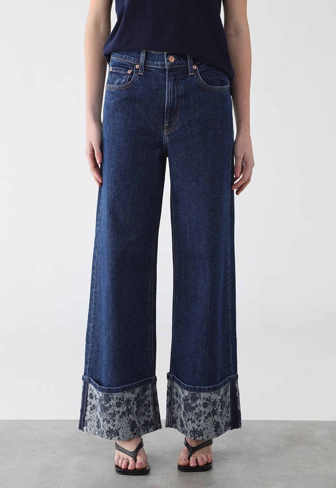 Imagem principal Calça Feminina GAP Barra Floral Reta Escura GAP azul