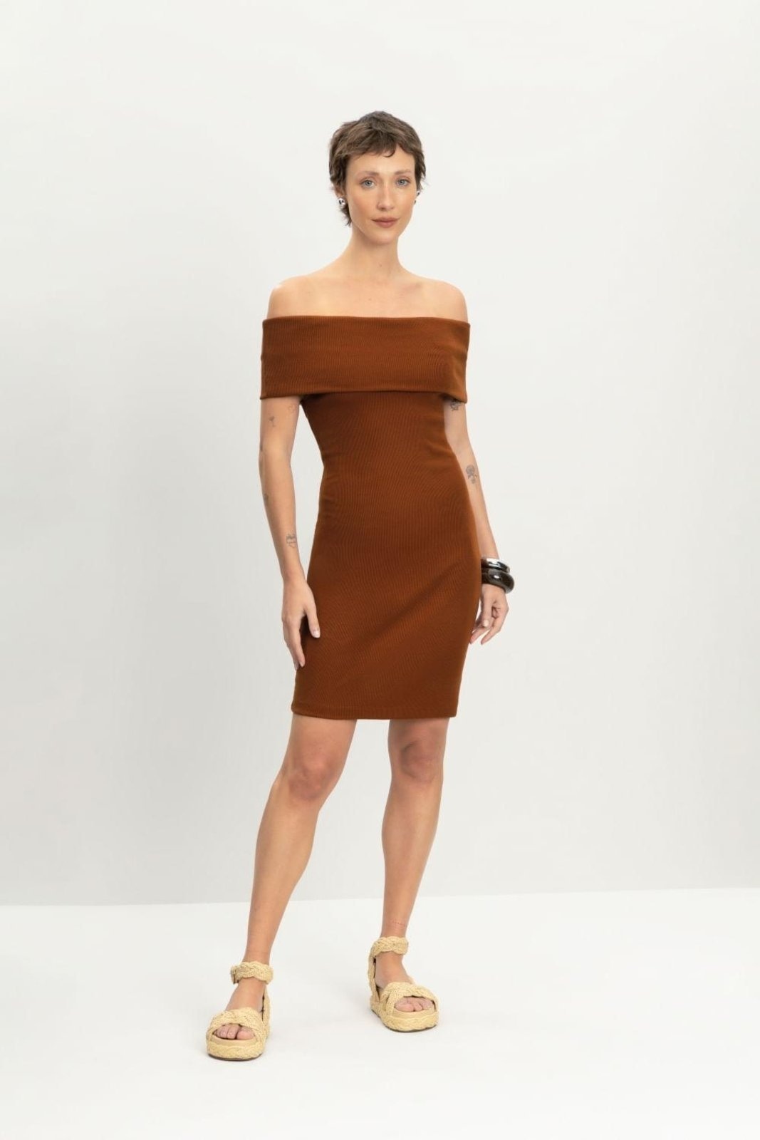 Imagem principal Vestido feminino ombro a ombro Essendi escuro Essendi marrom