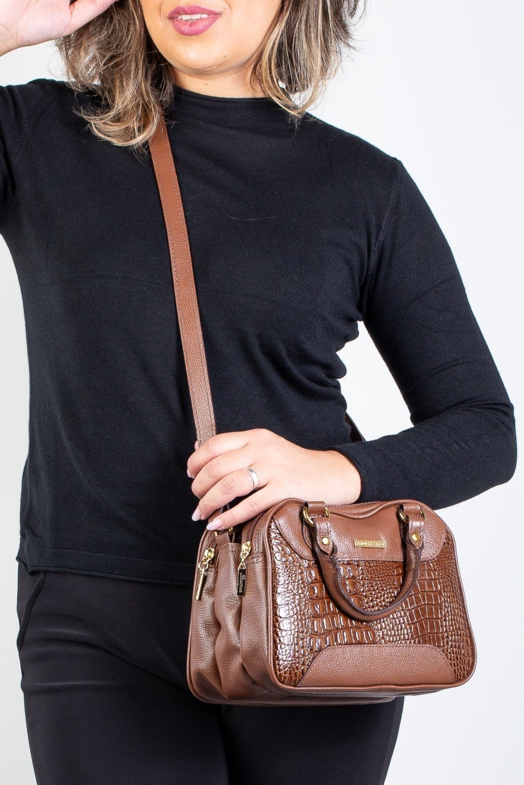 Imagem principal Bolsa Andrea Vinci Pequena De Couro Croco Olívia - Whisky Andrea Vinci preto