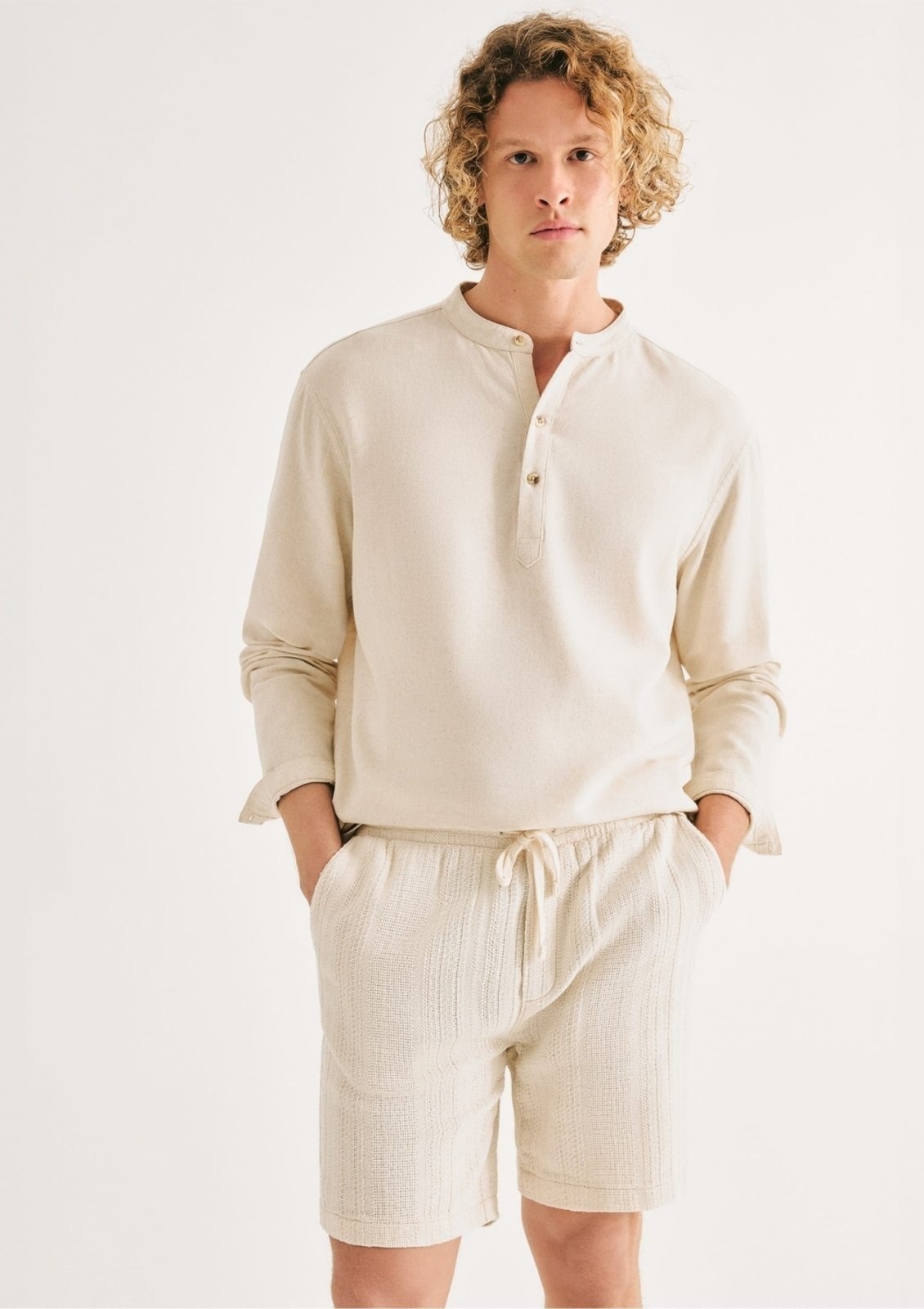 Imagem principal Bermuda Masculina Texturizada Hering bege