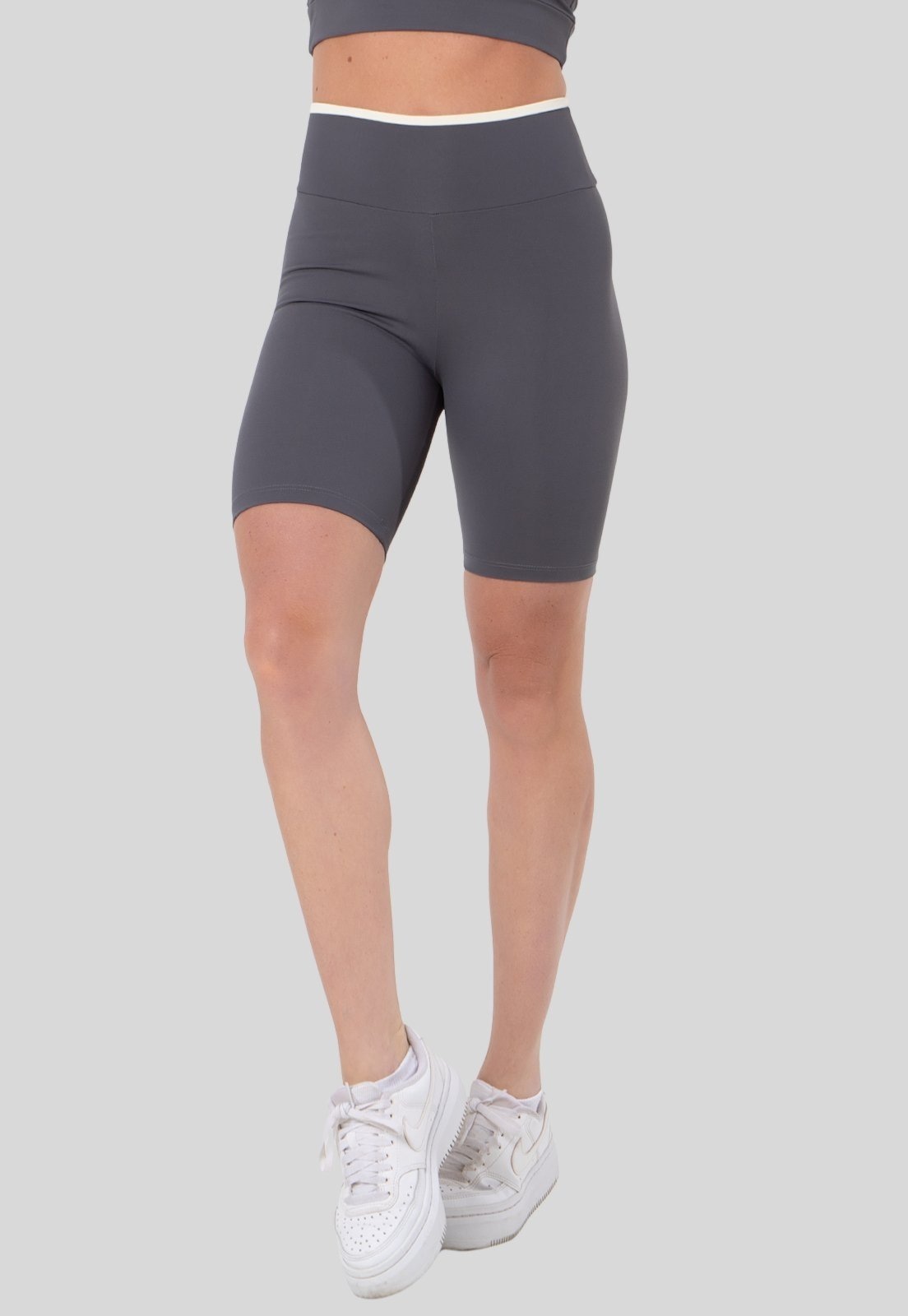 Imagem principal Bermuda Fitness Poliamida Feminina Confortável Roupa para Academia Cintura Alta Diluxo cinza