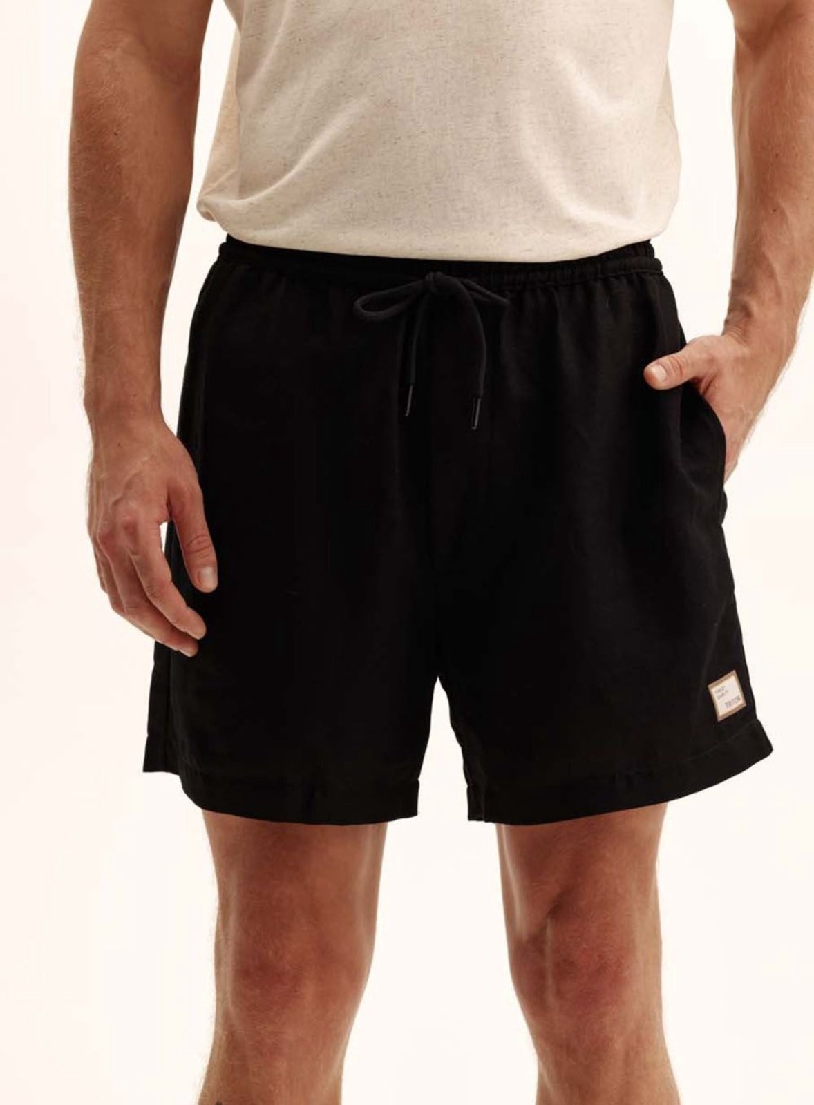 Imagem principal Bermuda Alfaiataria Beach com Amarração Triton Triton preto