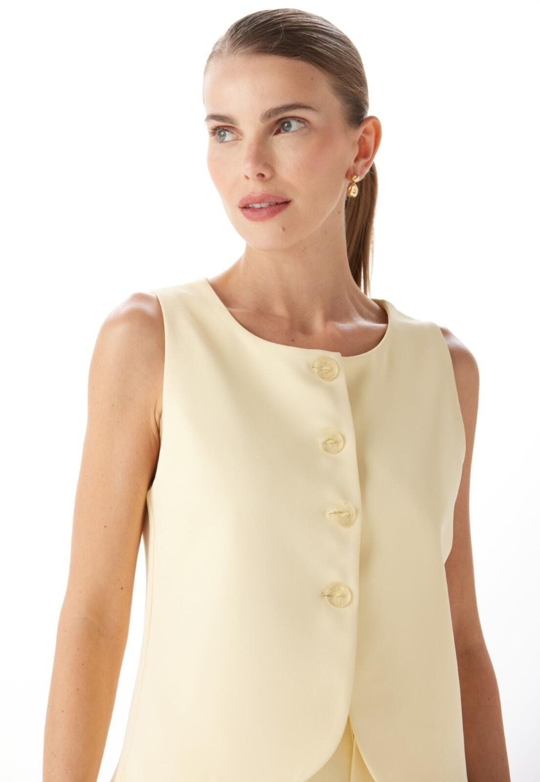 Imagem principal Colete Alfaiataria Com Botões Traymon Manteiga Traymon amarelo