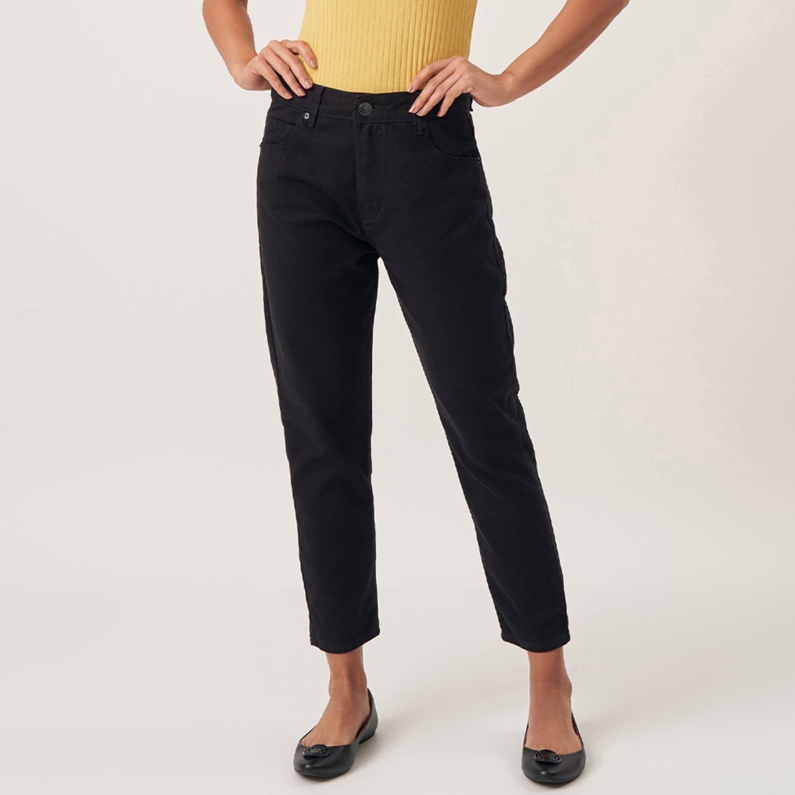 Imagem principal Calça Jeans Mom Cintura Alta Capri Preta Bloom preto