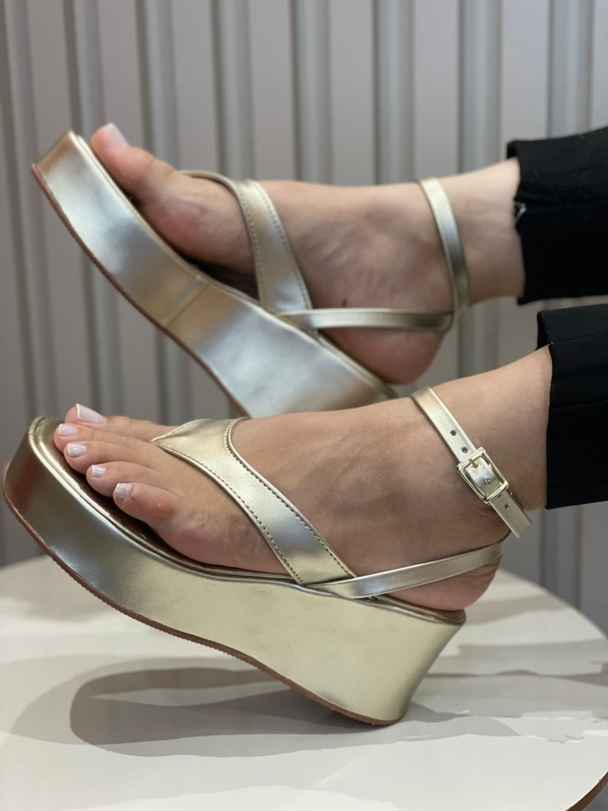 Imagem principal Sandália 2160 VT Asa Delta Rofely Ouro Rofely dourado