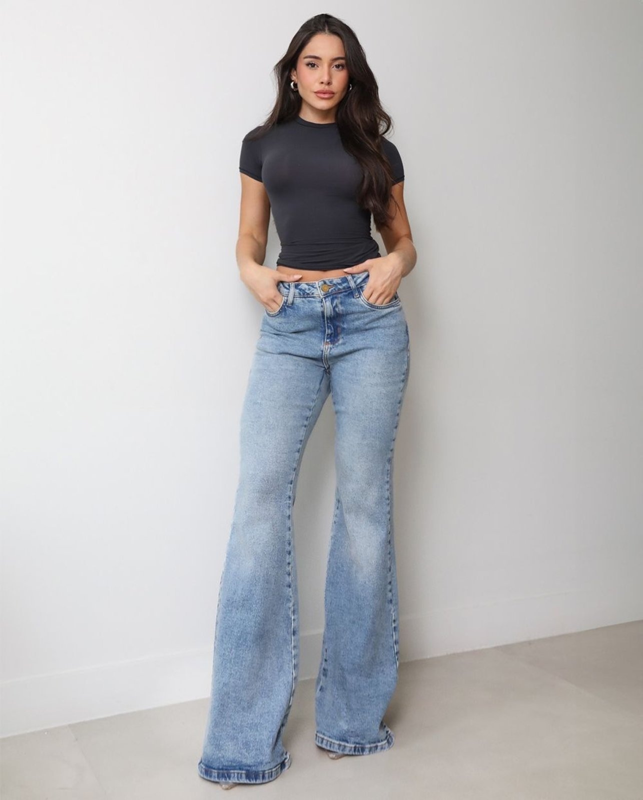 Imagem principal Calça Maxi Flare Feminina 25105 Sujinha Clara Consciência jeans