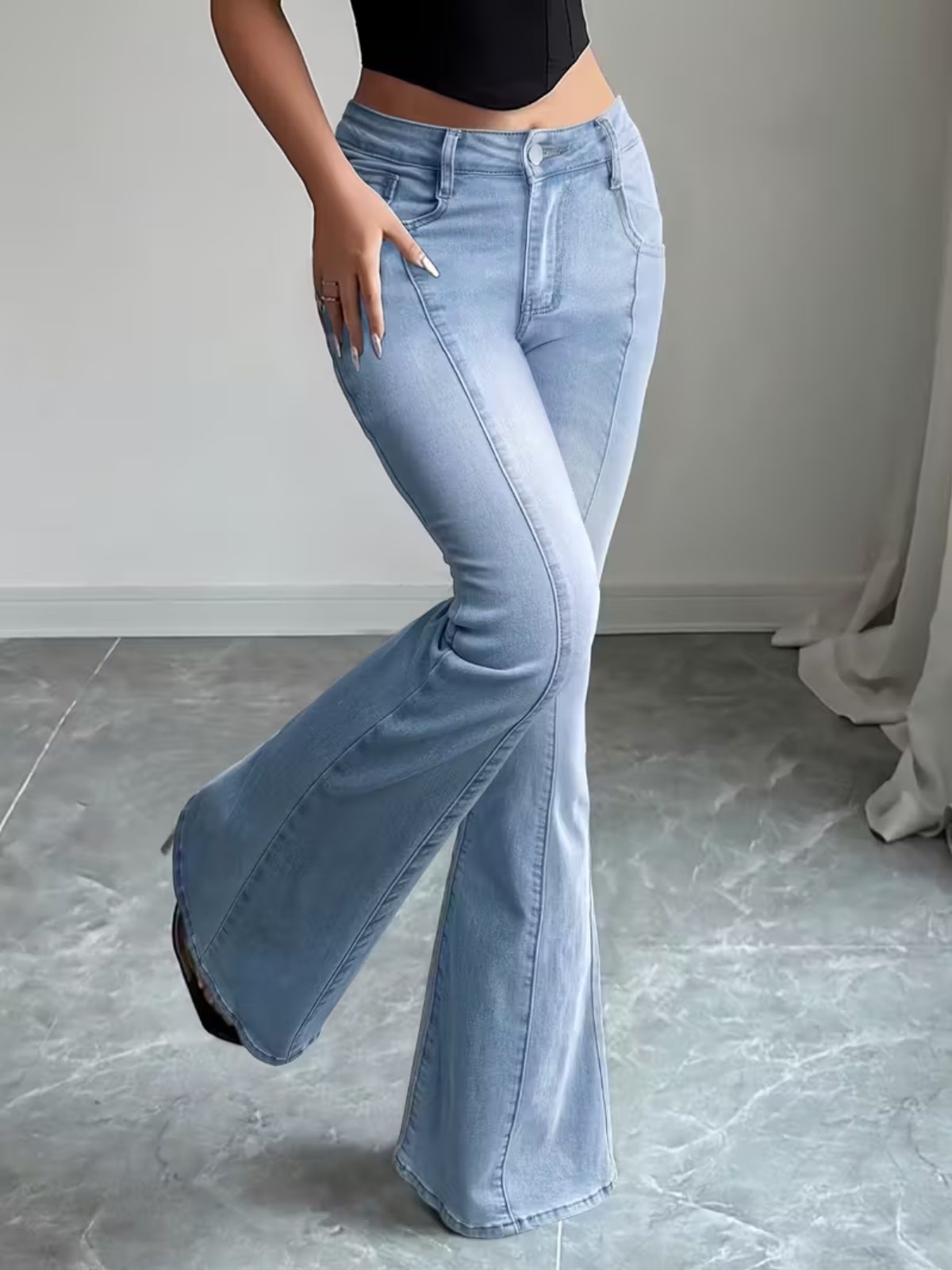Imagem principal Calça Jeans Flare Alpha Street Wear Clara Feminina Cintura Alta e Caimento Perfeito Alpha Street Wear azul/jeans azul