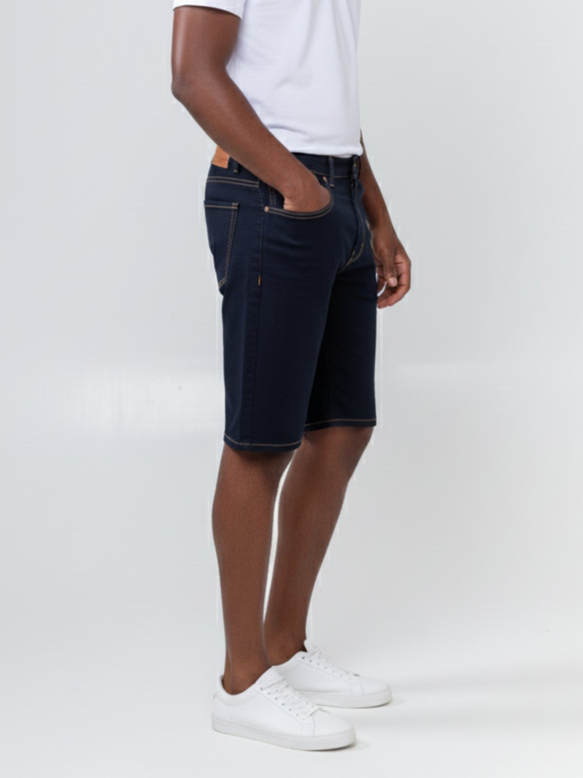 Imagem principal Bermuda Masculina Kovali Escura Básica e Confortável KOVALI FASHION STORE jeans