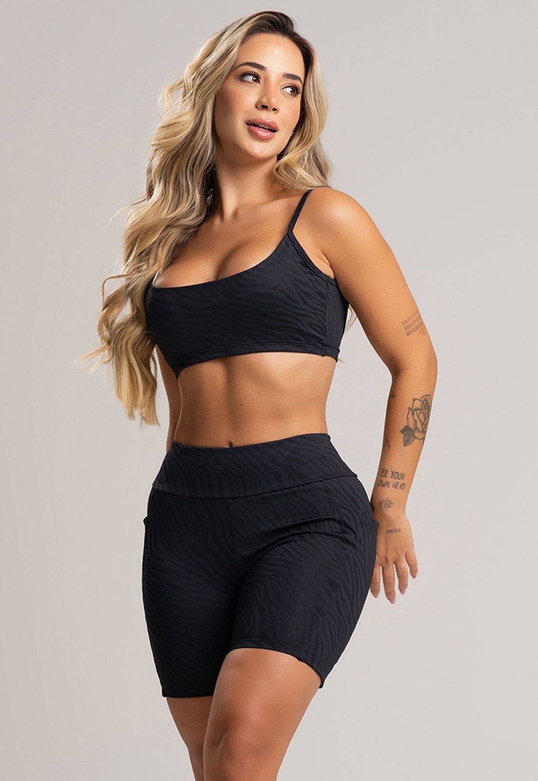 Imagem principal Short Fitness MVB Modas Feminino Com Bolsos Cintura Alta Fitness Academia Jacquard Mvb Modas preto