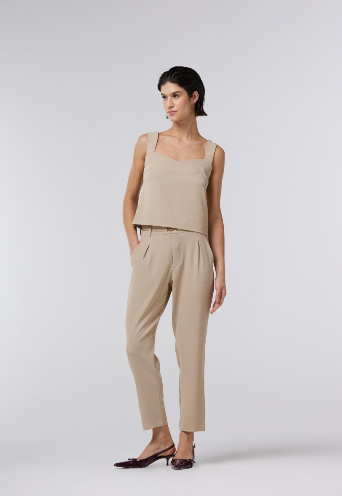 Imagem principal Calça Alfaiataria Traymon Com Cinto Kaki Claro Traymon bege kaki