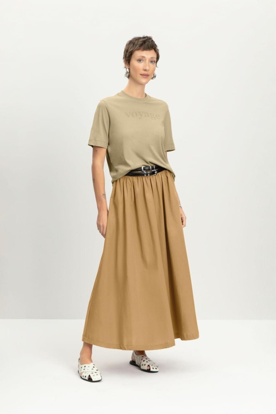 Imagem principal Saia feminina midi em viscose Essendi Essendi marrom