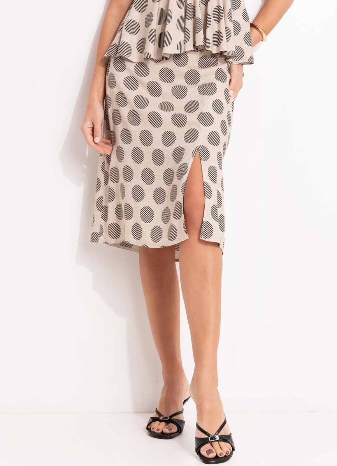 Imagem principal Saia Em Viscose Plana Poá Preto Quintess bege