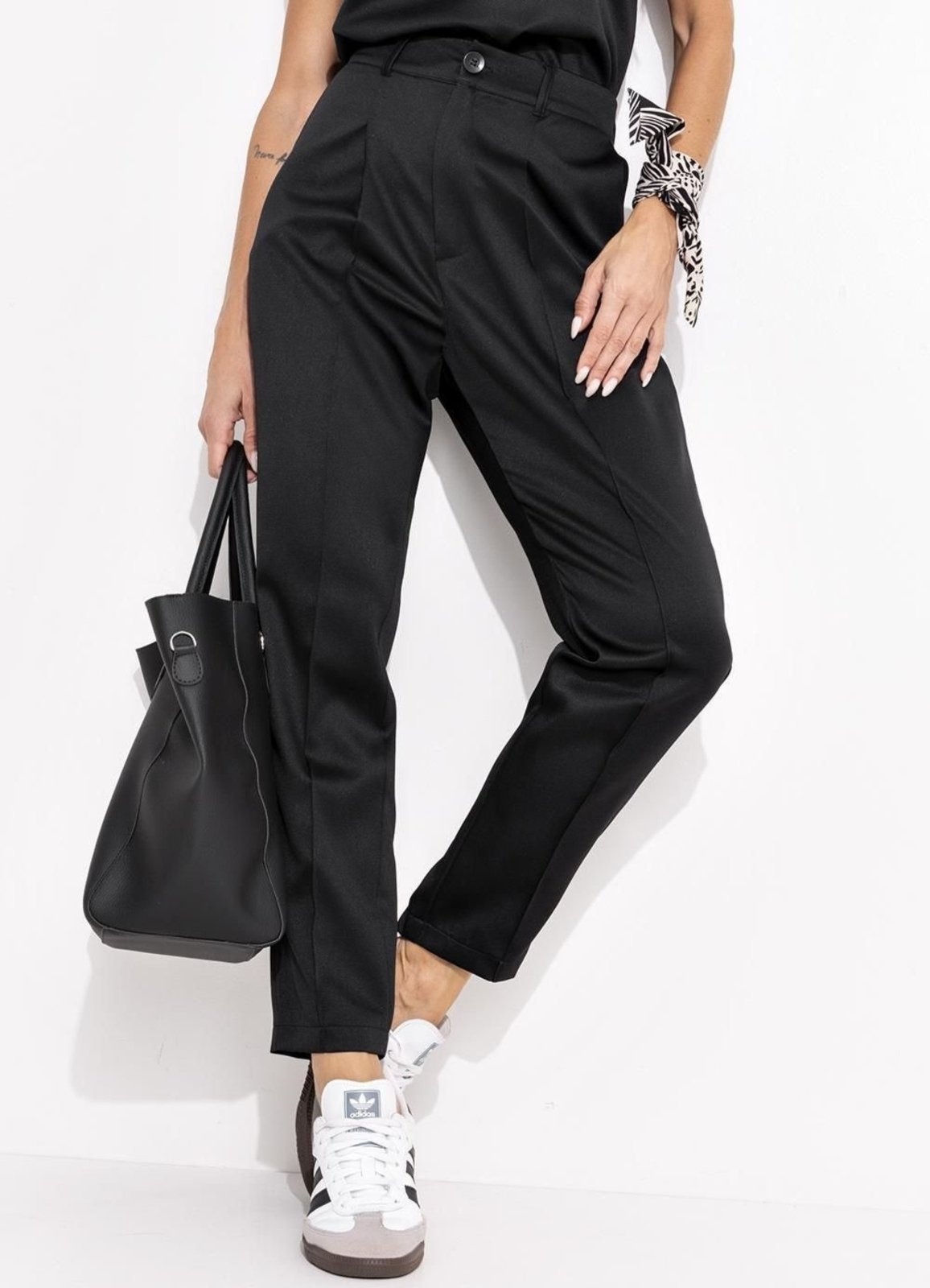 Imagem principal Calça Feminina Em Crepe Plano Quintess preto