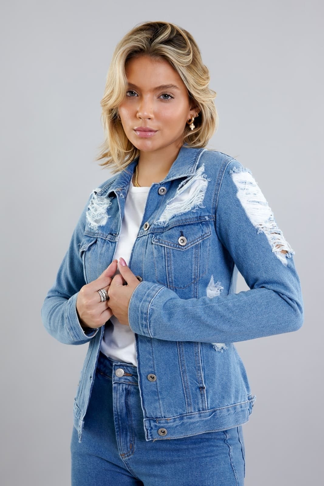 Imagem principal Jaqueta Jeans Destroyer Lavagem Clara Feminina Dialogo DIALOGO azul