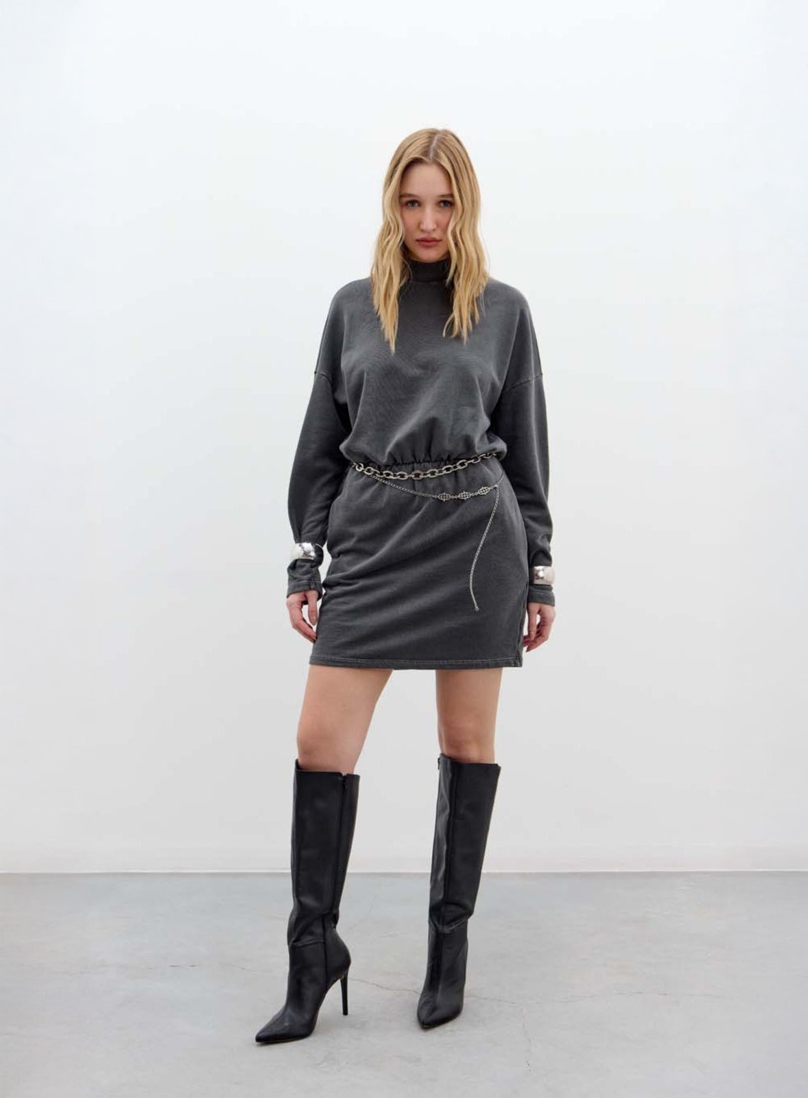 Imagem principal Vestido Manga Longa Acinturada Triton Triton preto