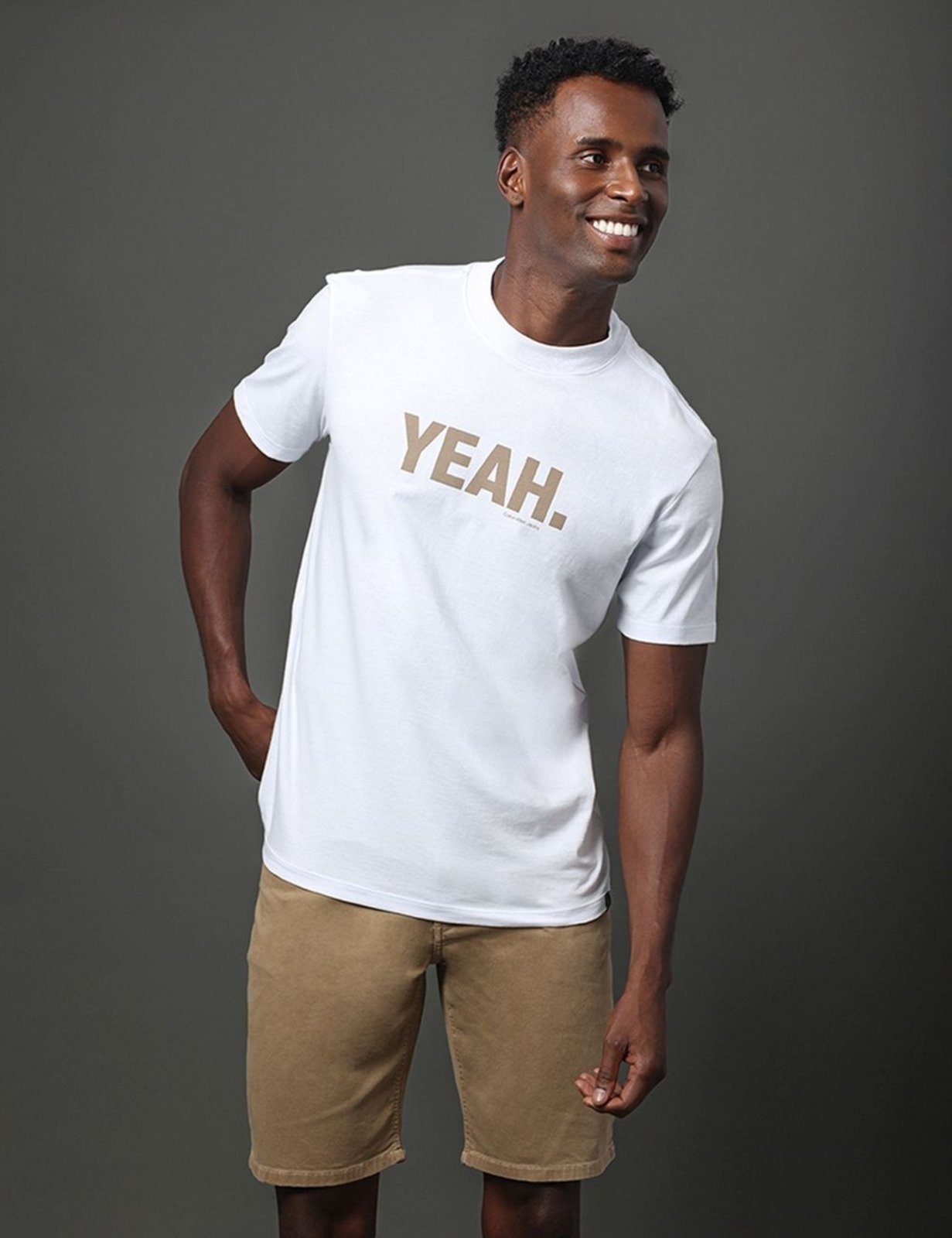 Imagem principal Bermuda Masculina Color Moletom Calvin Klein Jeans - Caqui Medio Calvin Klein Jeans cáqui caqui