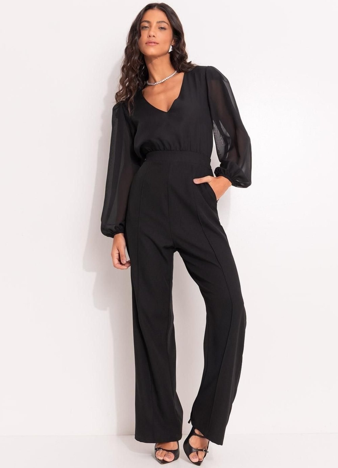 Imagem principal Macacão Chiffon Quintess preto