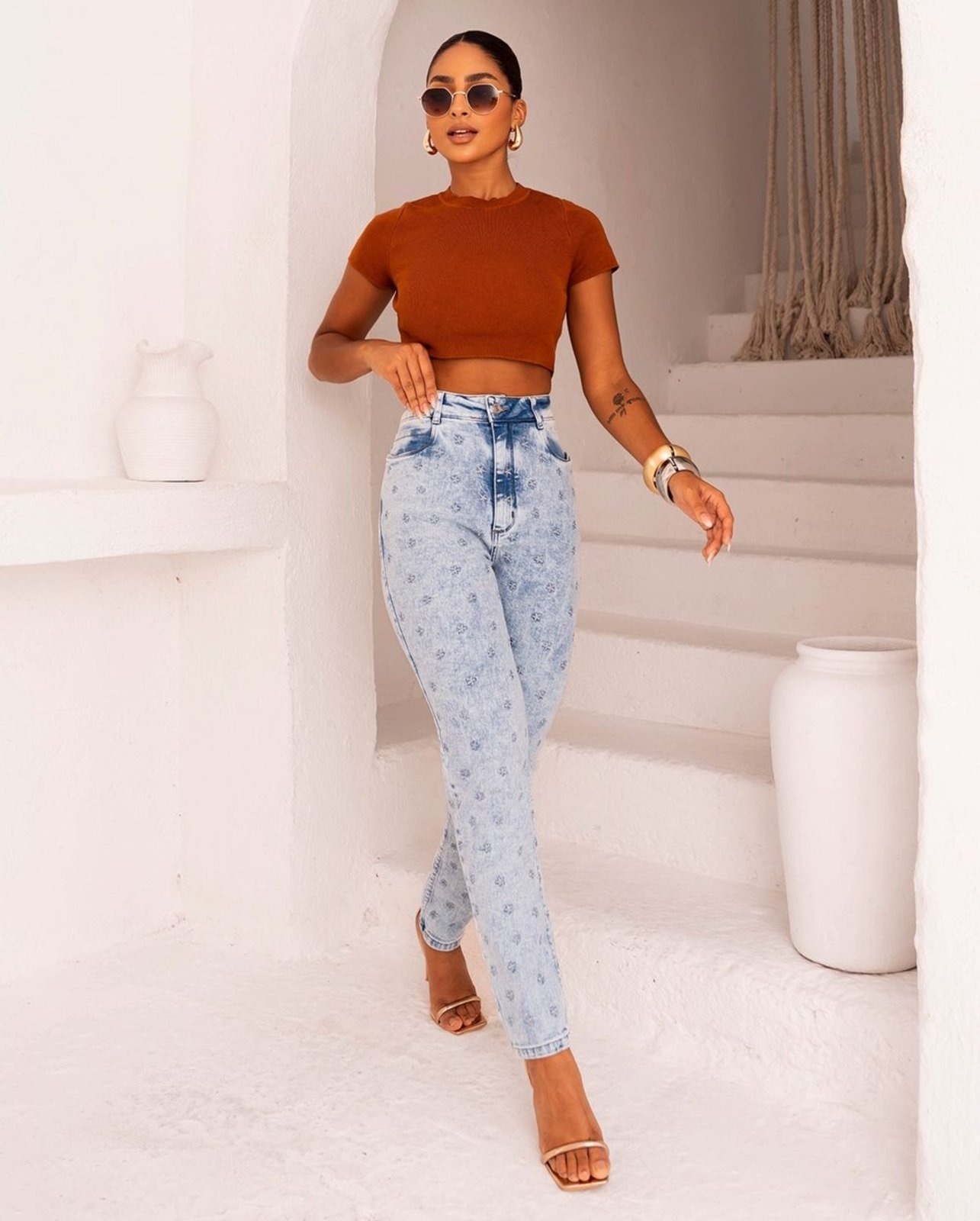 Imagem principal Calça Mom Feminina Cintura Alta Bordado Estrela 23750 Sky Consciência jeans