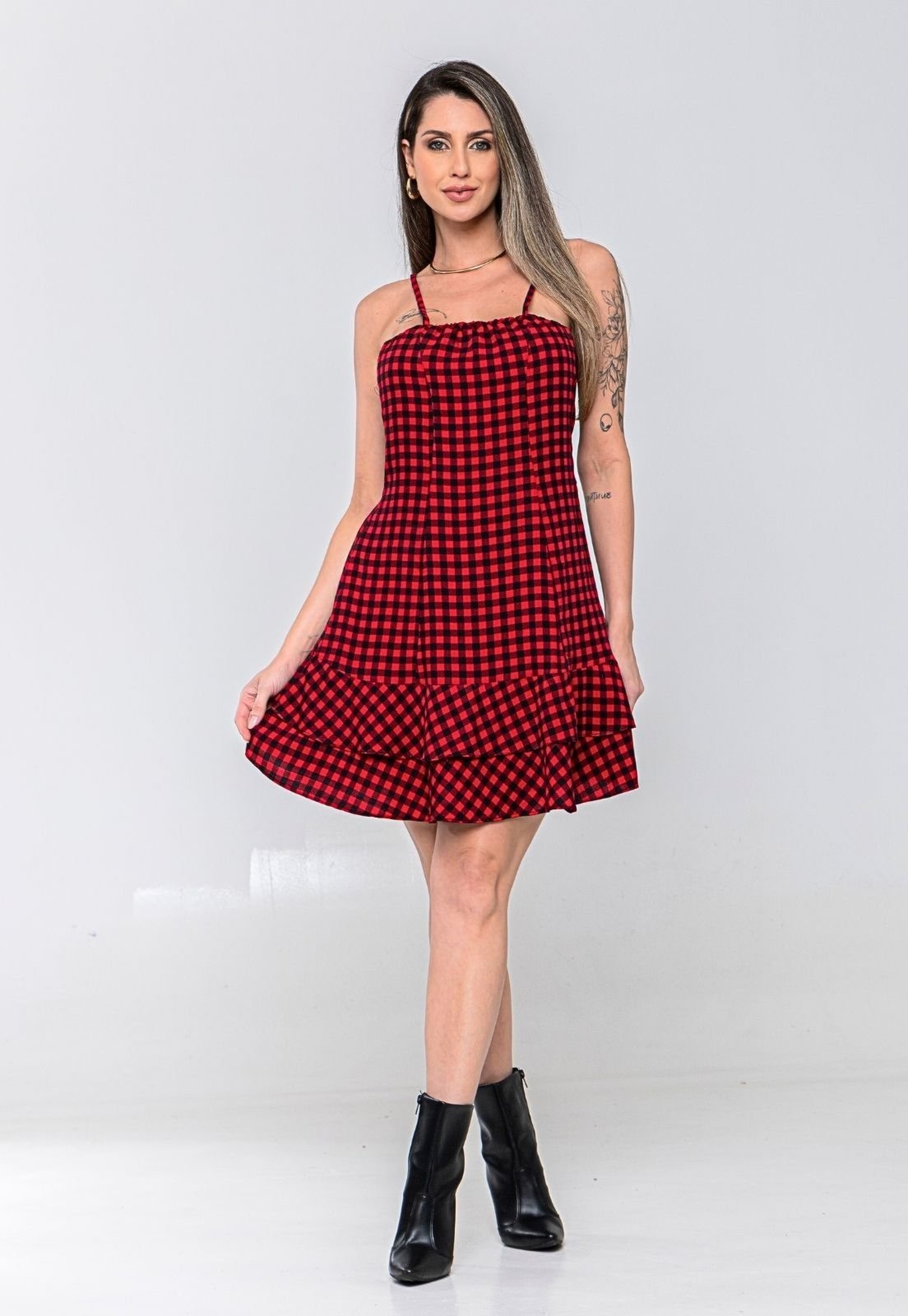 Imagem principal Vestido Curto de Alcinha e Babado Estampado Xadrez e Vermelho Docce Mulher preto