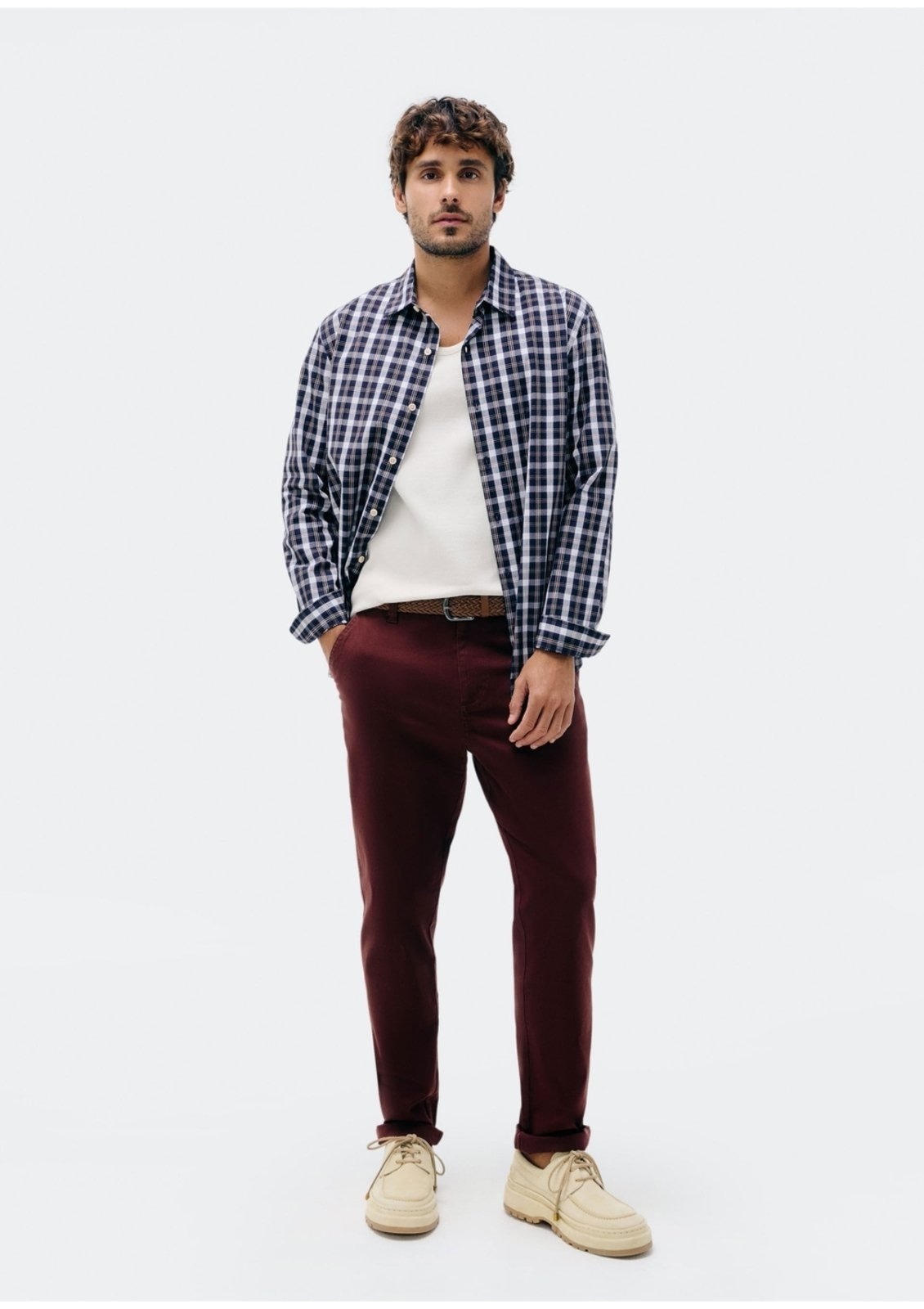 Imagem principal Calça Básica Masculina Chino Slim Em Sarja Com Elastano Hering vinho