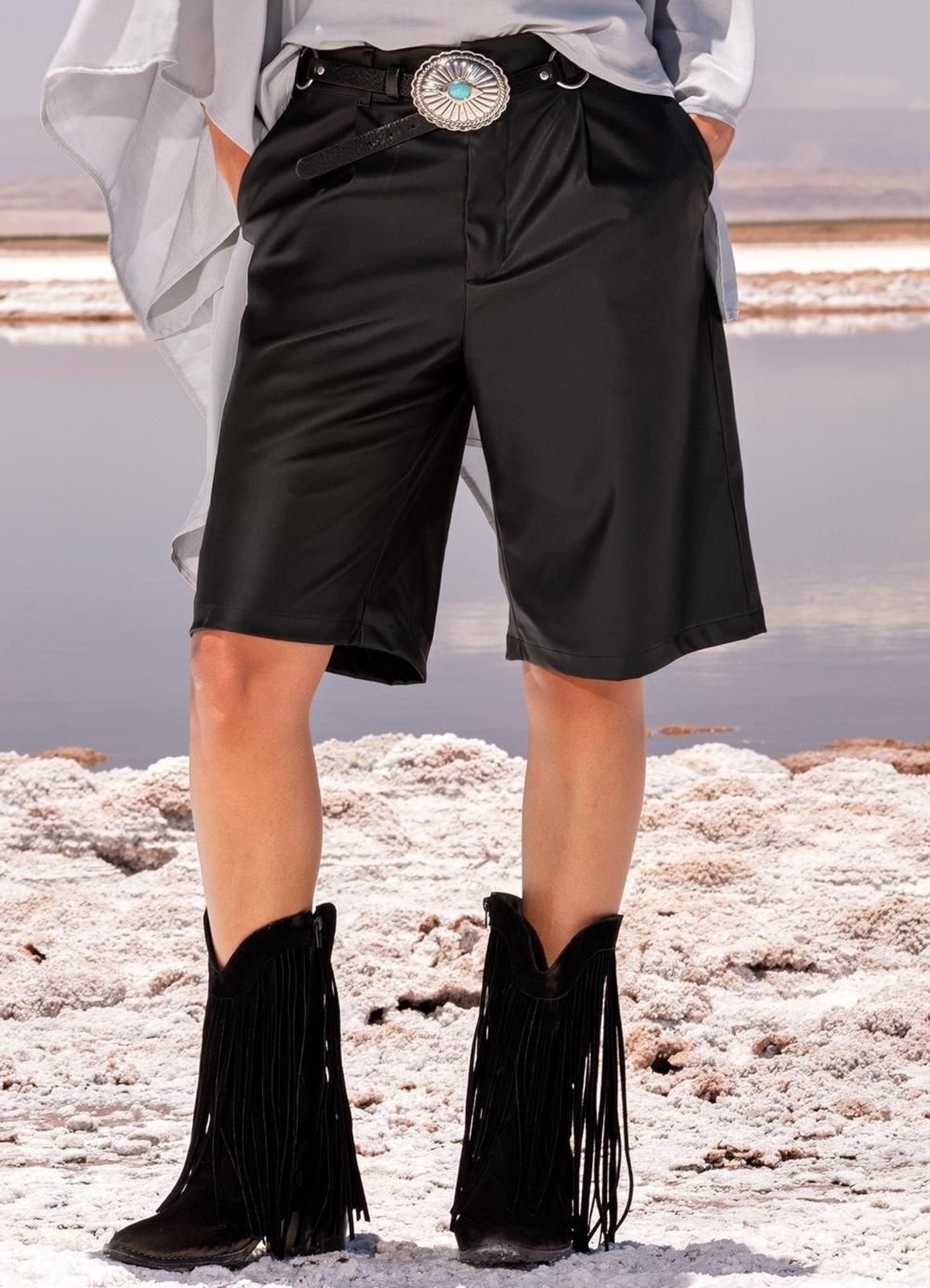 Imagem principal Short Feminino Em Material Sintético Quintess preto