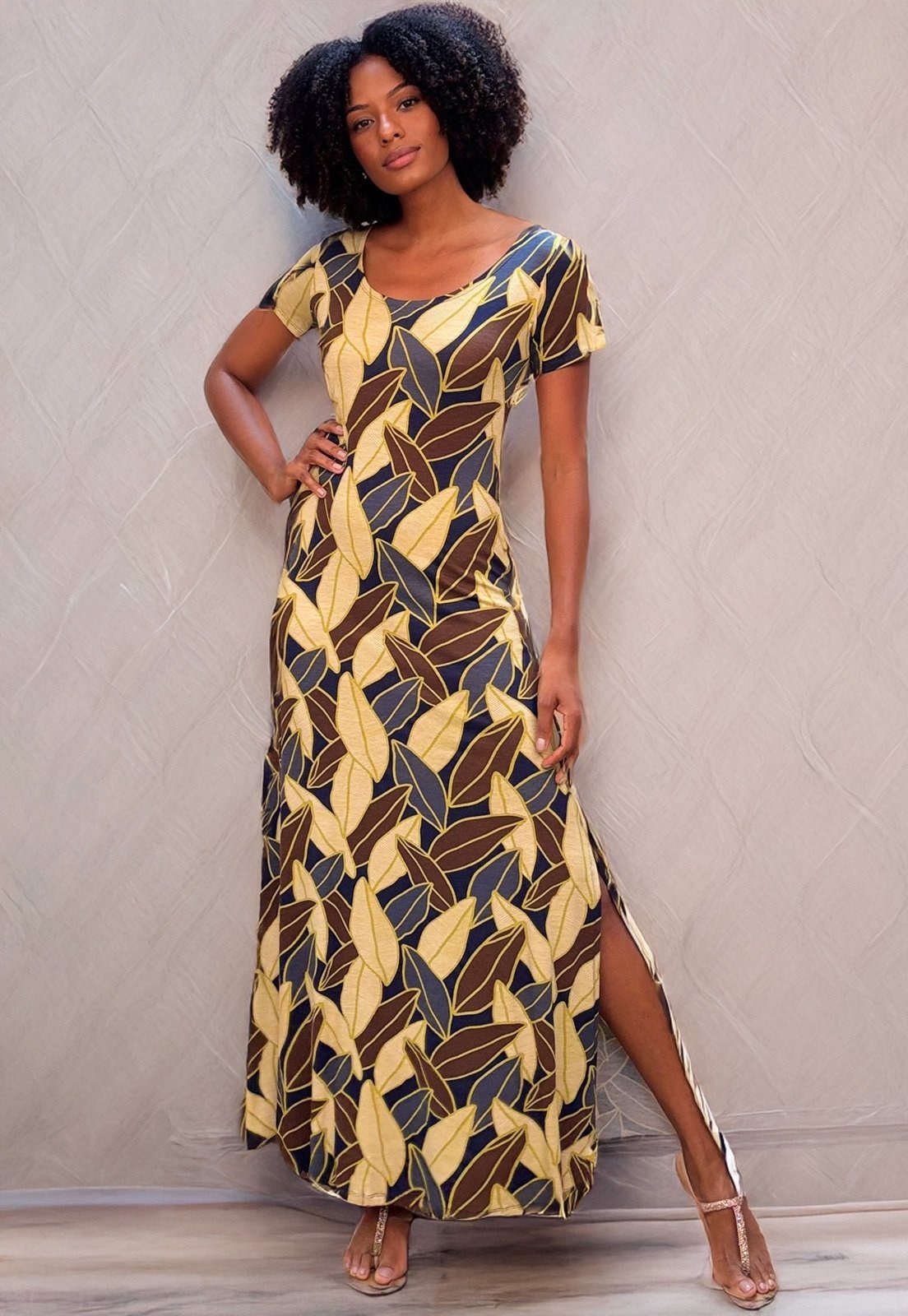 Imagem principal Vestido Longo Malha Gola Canoa Manga Curta Estampa Folhas de Outono Cabanafree amarelo/azul/estampado/marrom