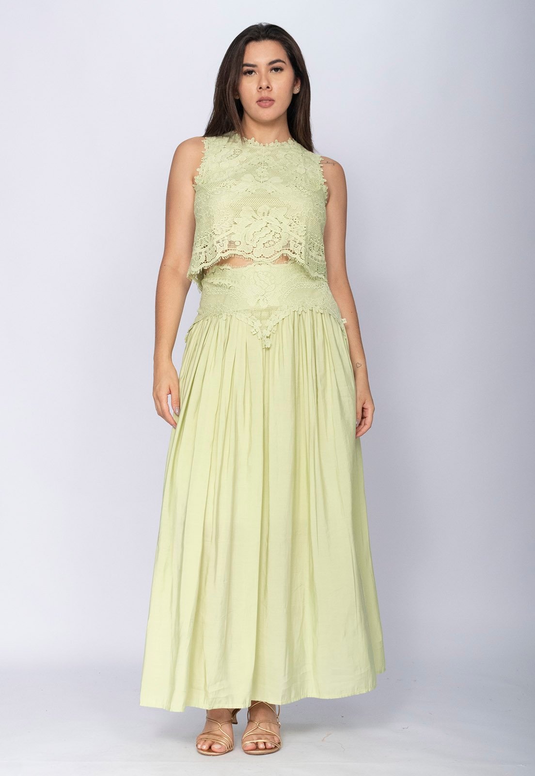 Imagem principal Conjunto Amazonia Vital de Saia e Croped Essência da Mata Renda Capim-Claro Amazonia Vital verde