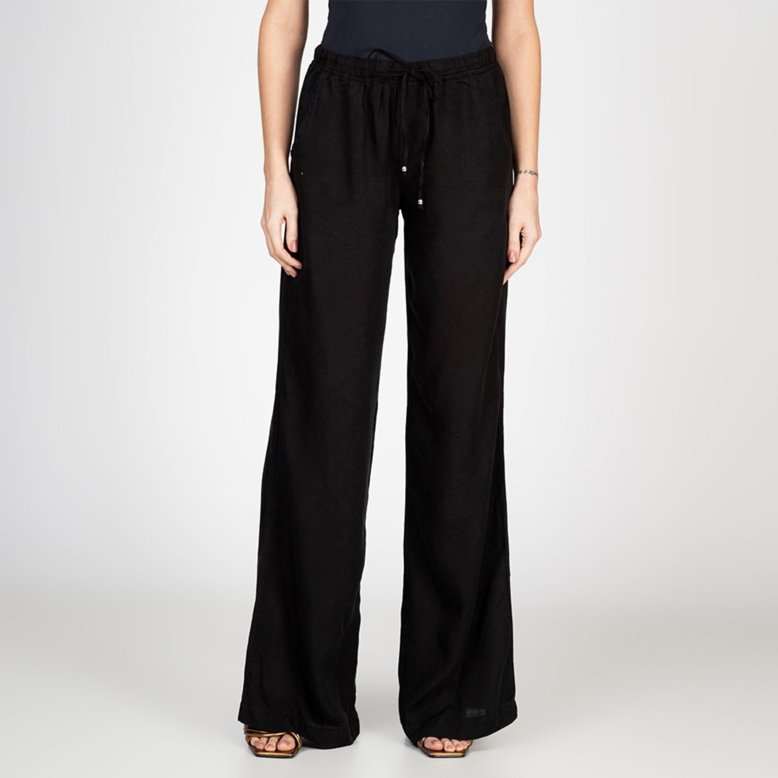 Imagem principal Calça Jeans Leve Pantalona Wide Liocel Elástico na Cintura Colors Bloom preto