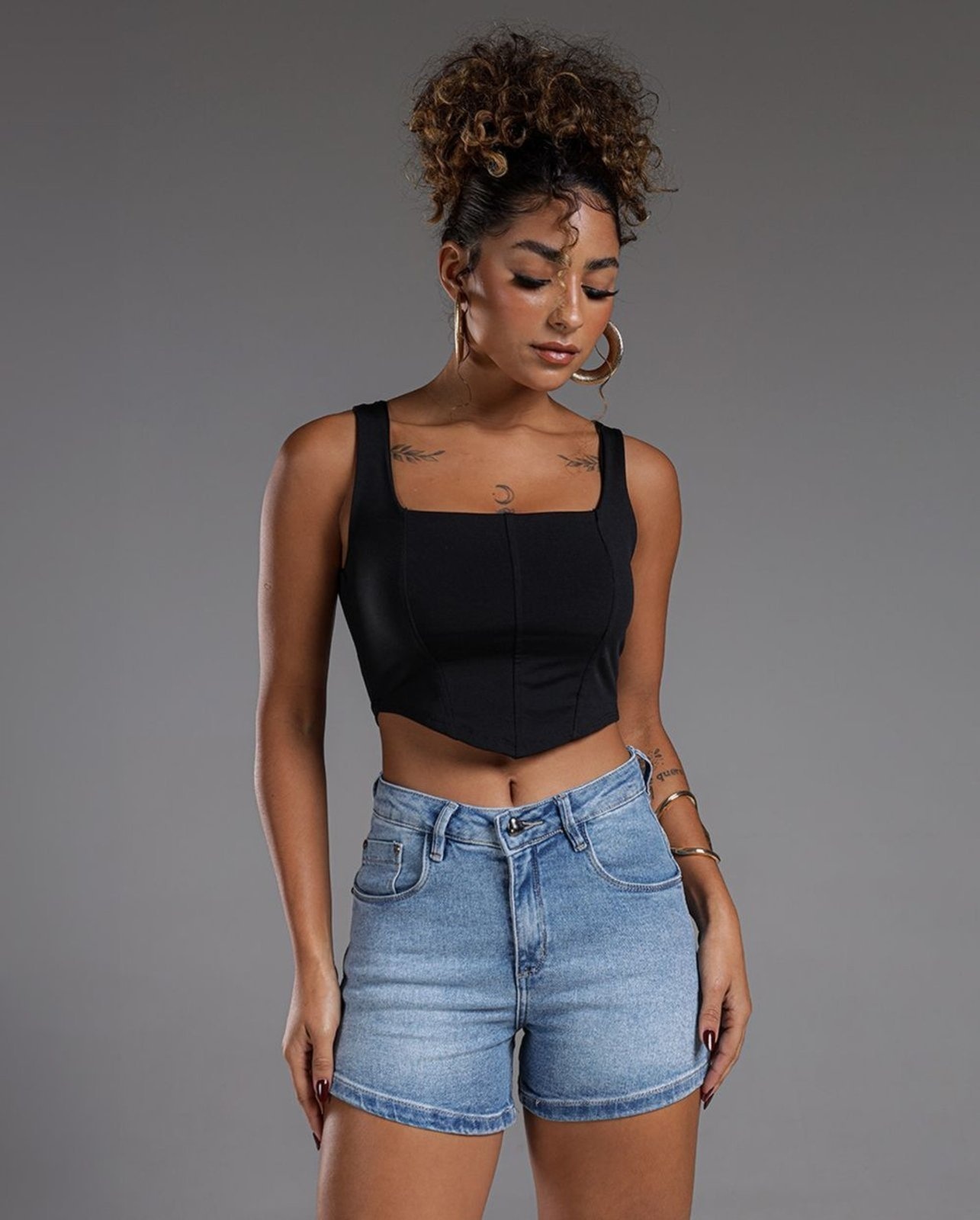 Imagem principal Shorts Mom Feminino Cintura Alta Detalhe Botão 24223 Sky Consciência jeans