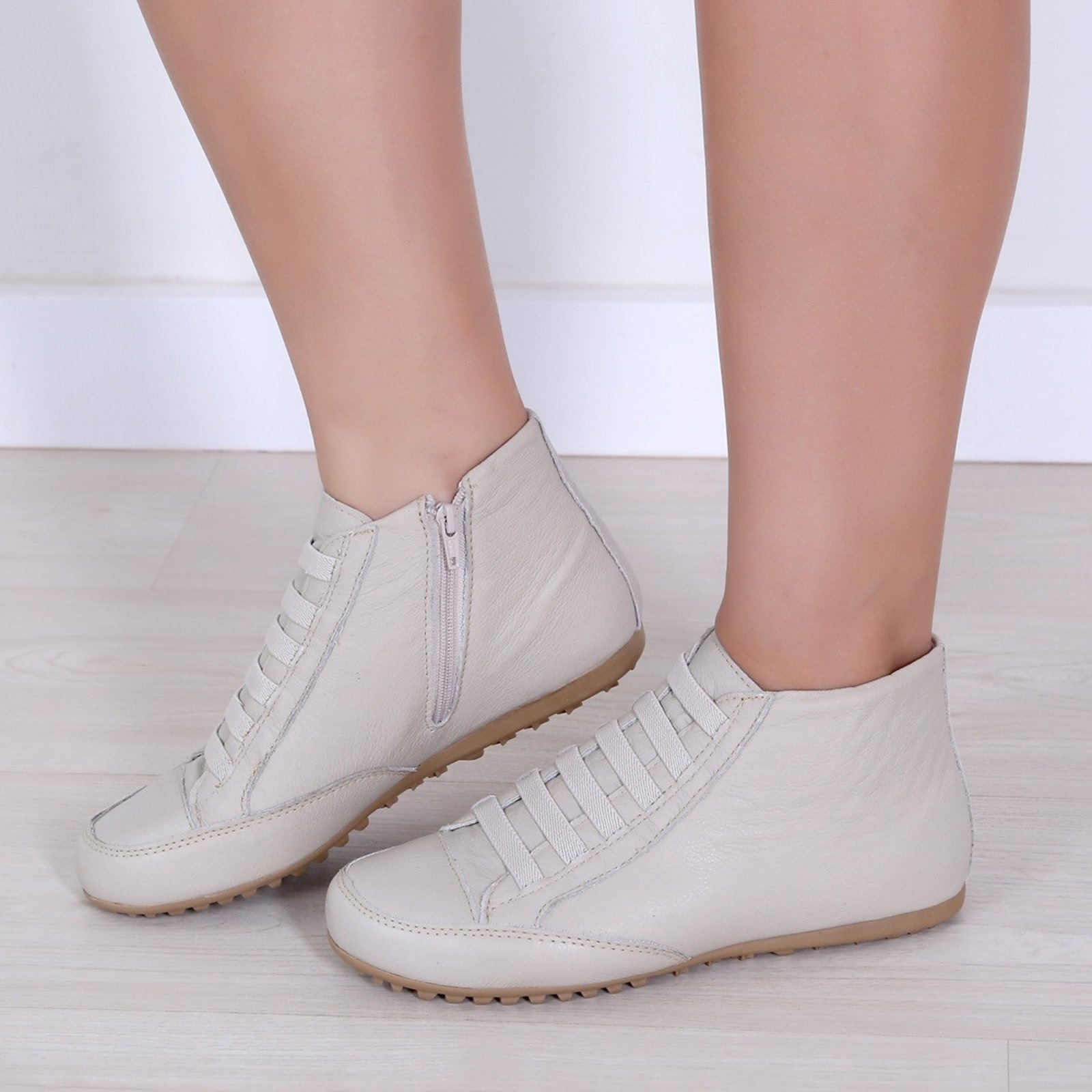 Imagem principal Bota Feminina Cano Curto Rasteira Off White ROMEU E JULIETA SHOES off-white white