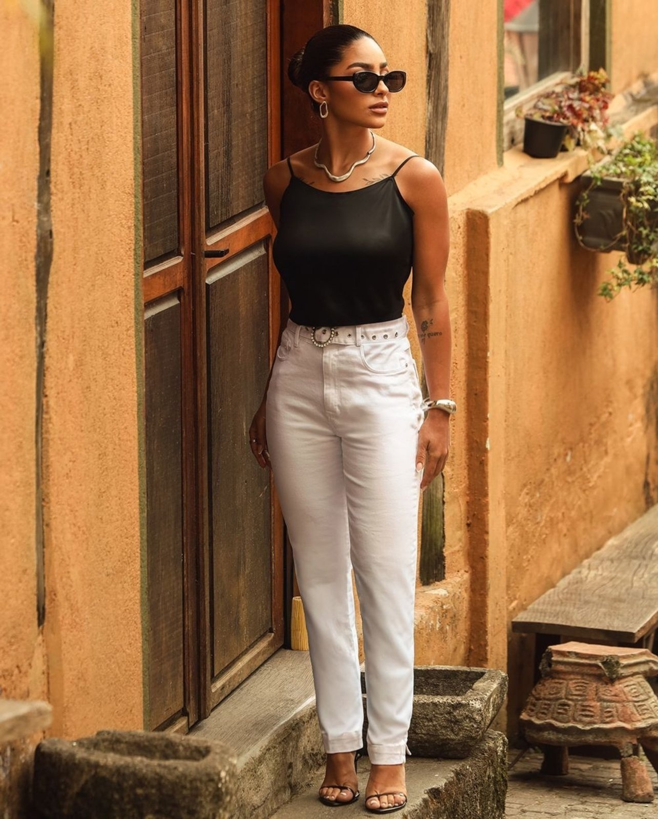 Imagem principal Calça Sarja Mom Feminina Cintura Alta com Cinto 23350 Consciência branco