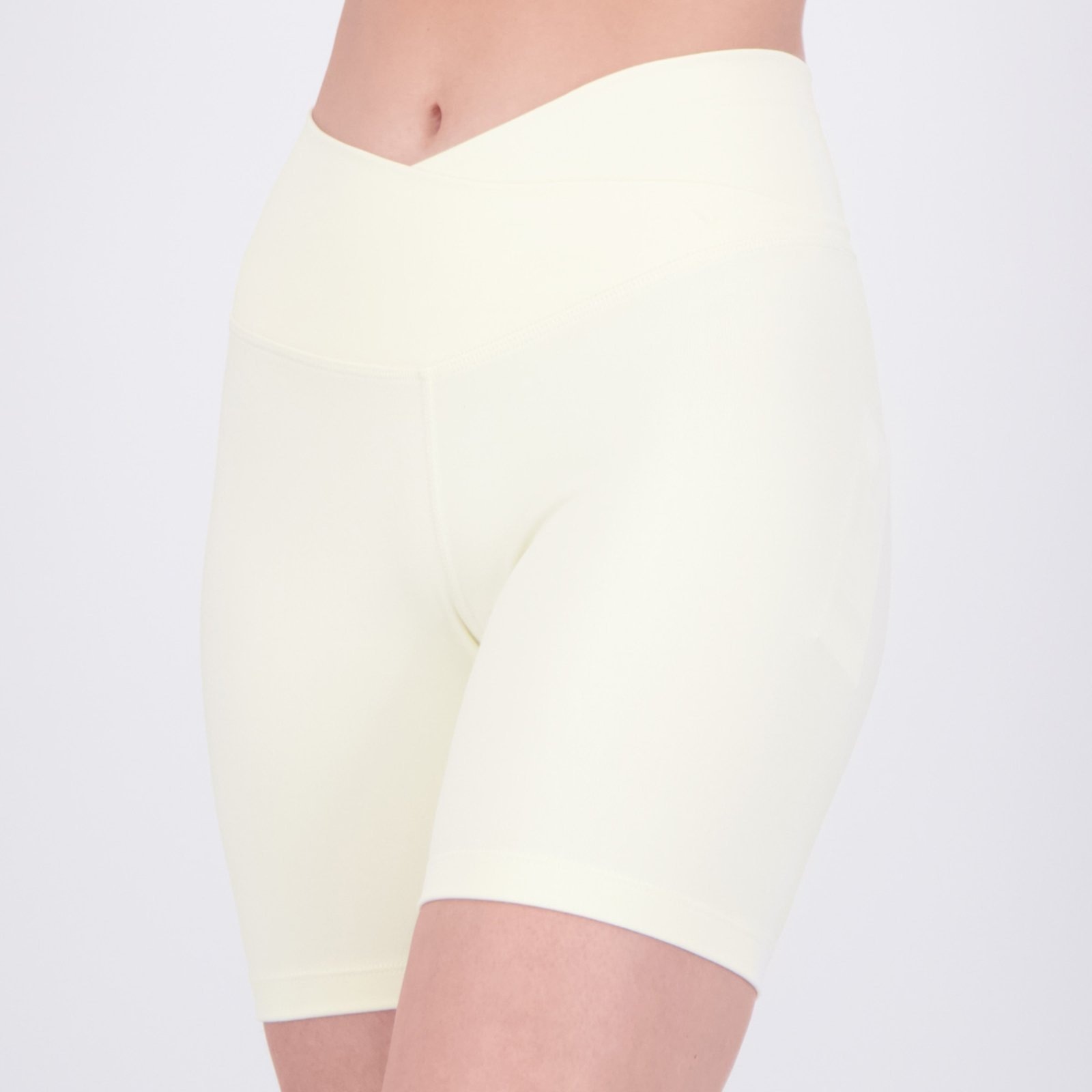 Imagem principal Bermuda Fila Touch Gym Feminina Off White Fila branco white