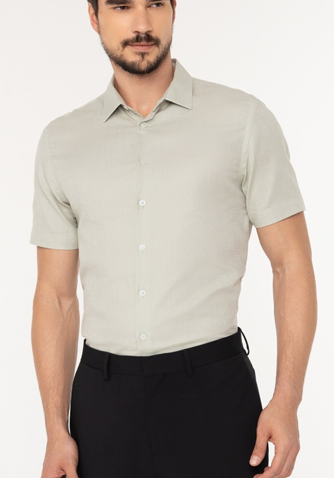 Imagem principal Camisa Slim Fit De Mangas Curtas Em Oxford Responsável Hangar 33 verde