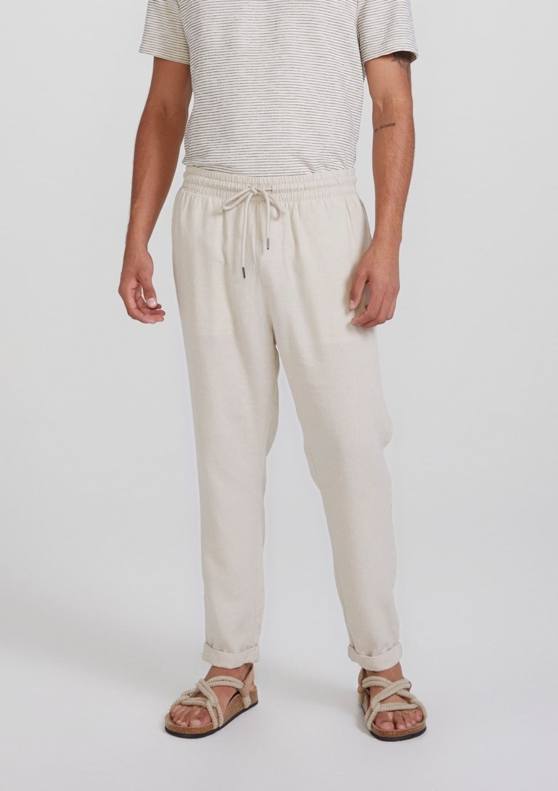 Imagem principal Calça Masculina Em Linho Com Cadarço Hering bege