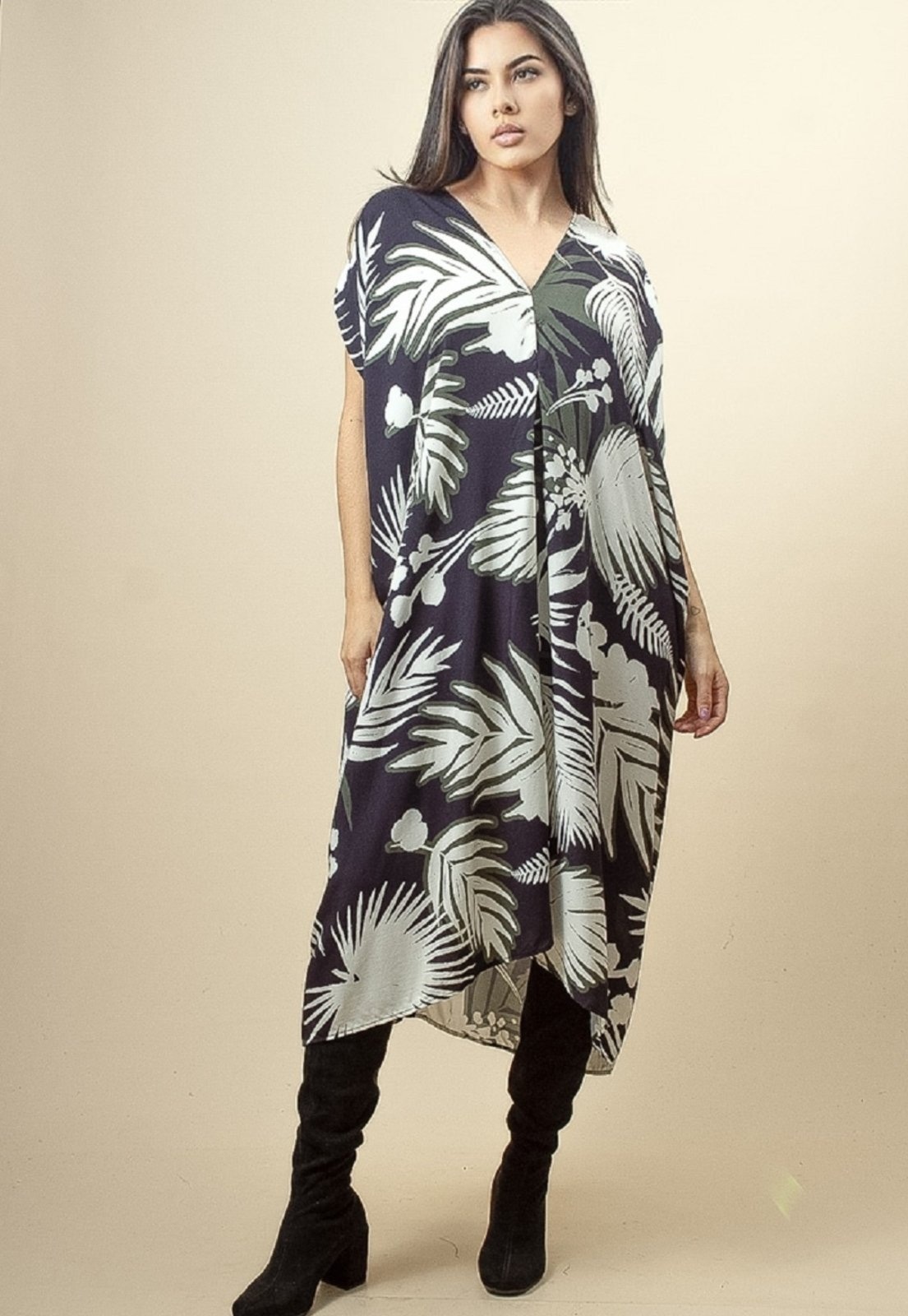 Imagem principal Vestido Kaftan Mutum Detalhes nas Costas Estampa Samambaia Amazonia Vital estampado/multicolorido/verde