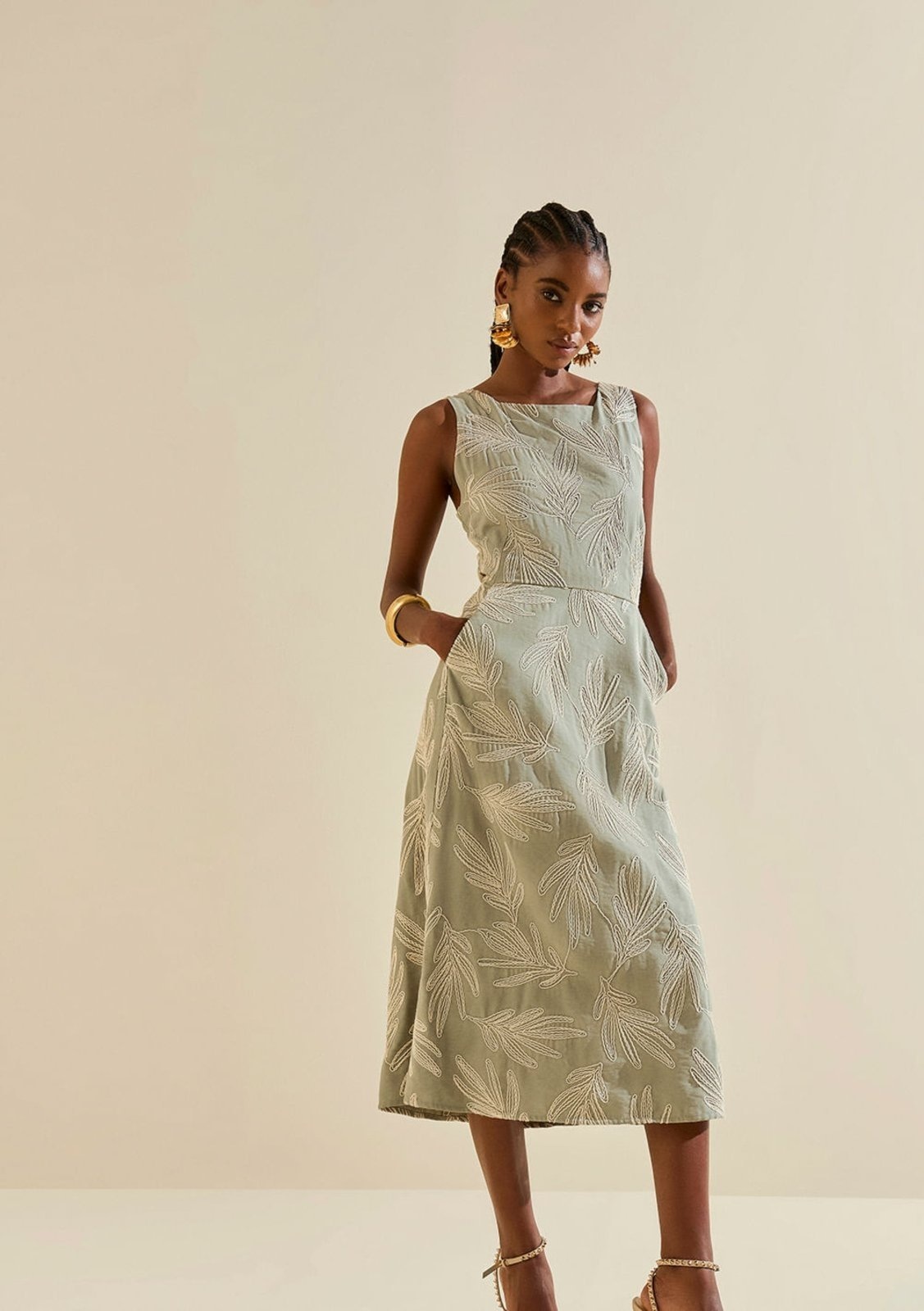 Imagem principal Vestido Morena Rosa Ajustado Decote Reto Com Alça Midi Verde Morena Rosa verde rosa