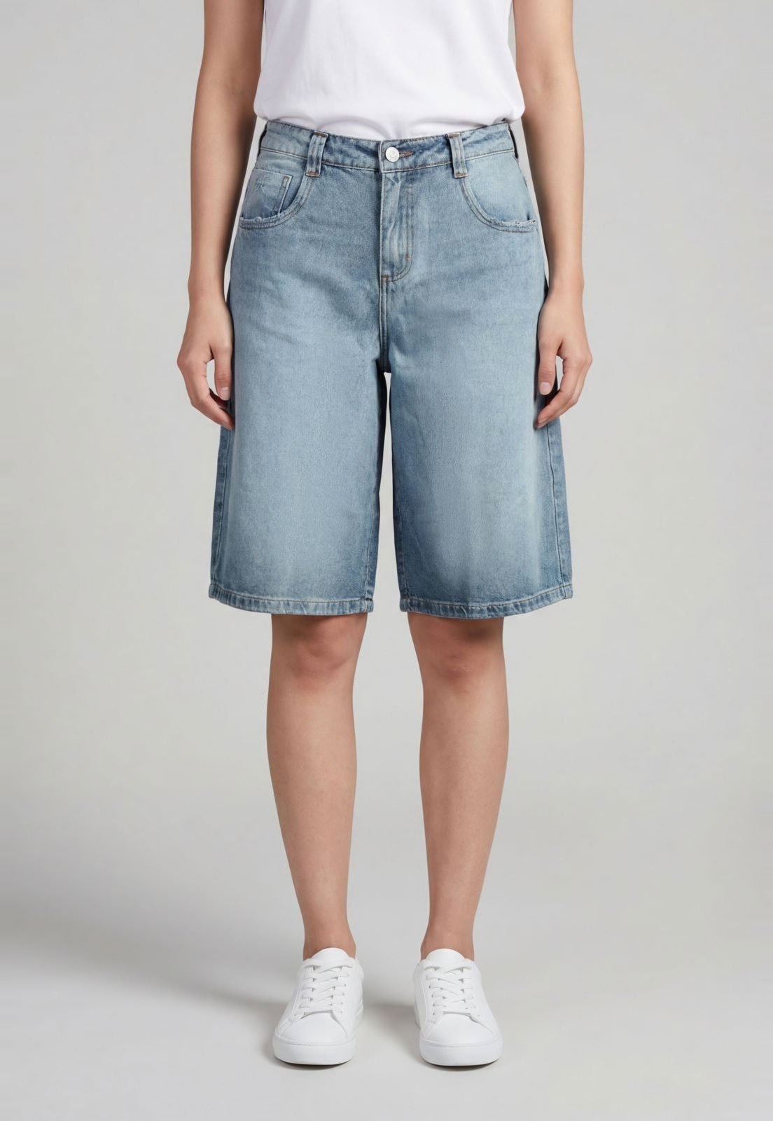 Imagem principal Bermuda Capri Jeans Feminina Colcci Jeans Claro Colcci Jeans azul