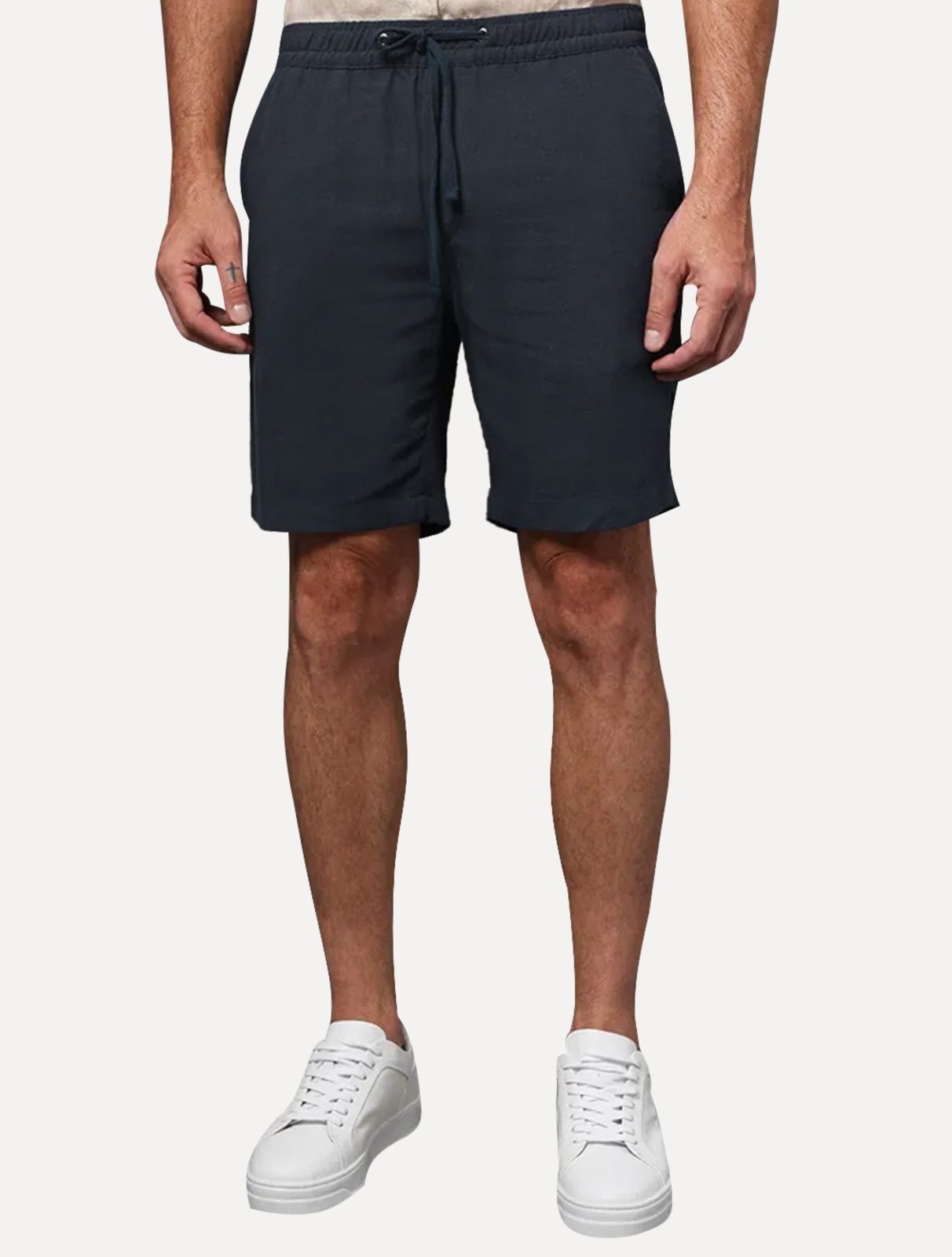 Imagem principal Bermuda Calvin Klein Masculina Essentials Linho Calvin Klein azul marinho