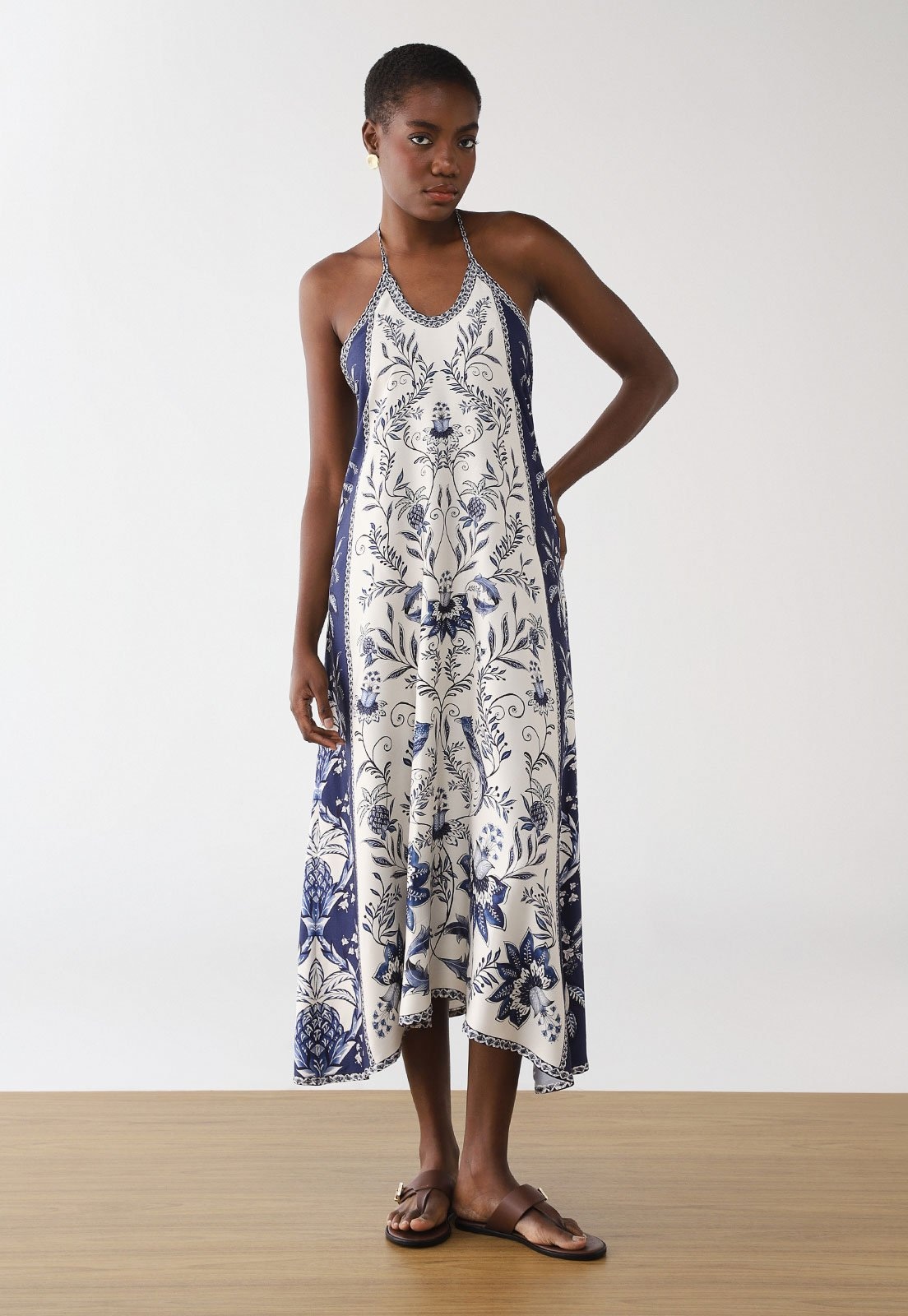 Imagem principal Vestido Feminino FARM Estampa Floral Azul e Off-White FARM off-white azul