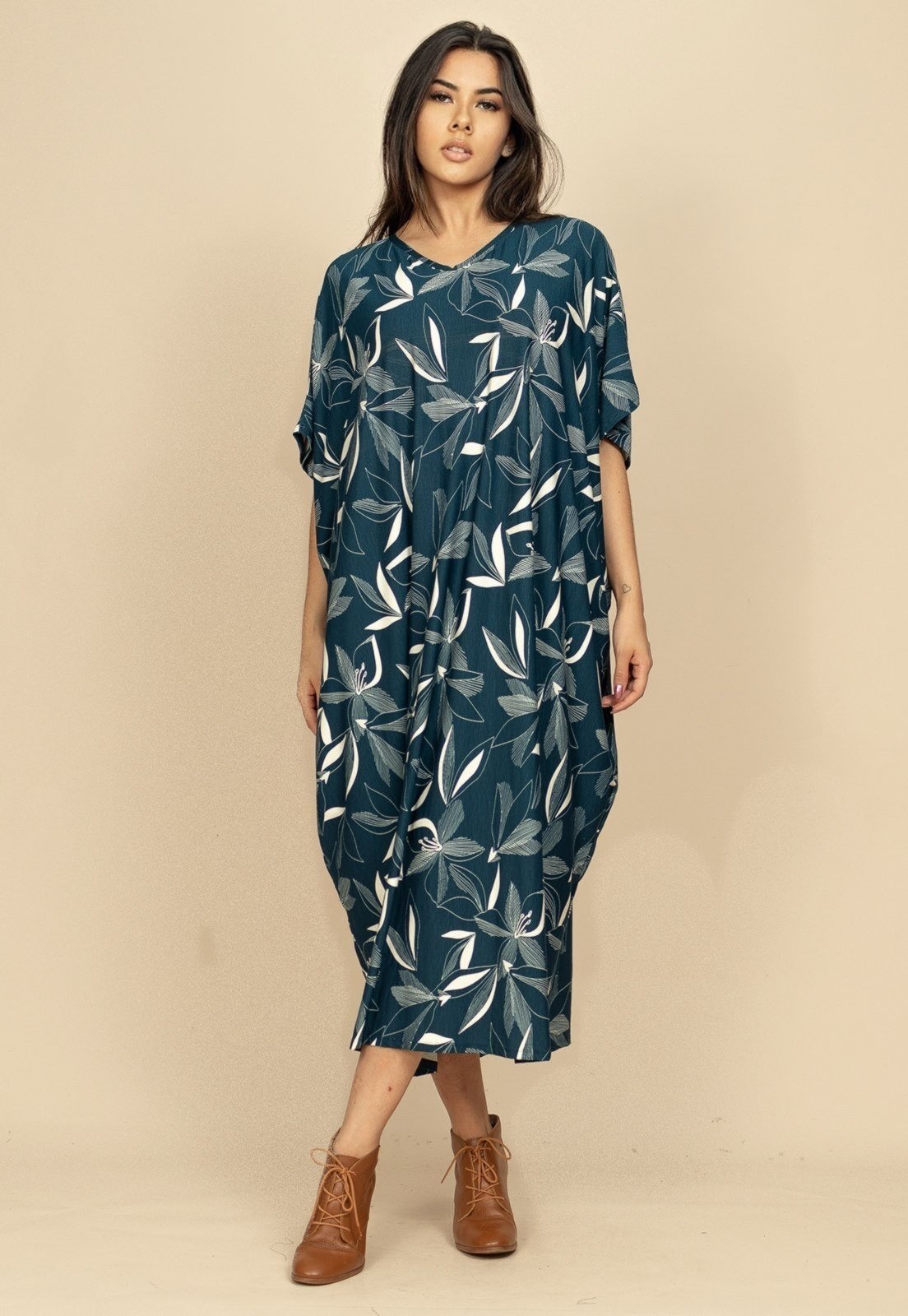 Imagem principal Vestido Kaftan Malha Saruel Estampa Hibisco Blue Cabanafree azul blue