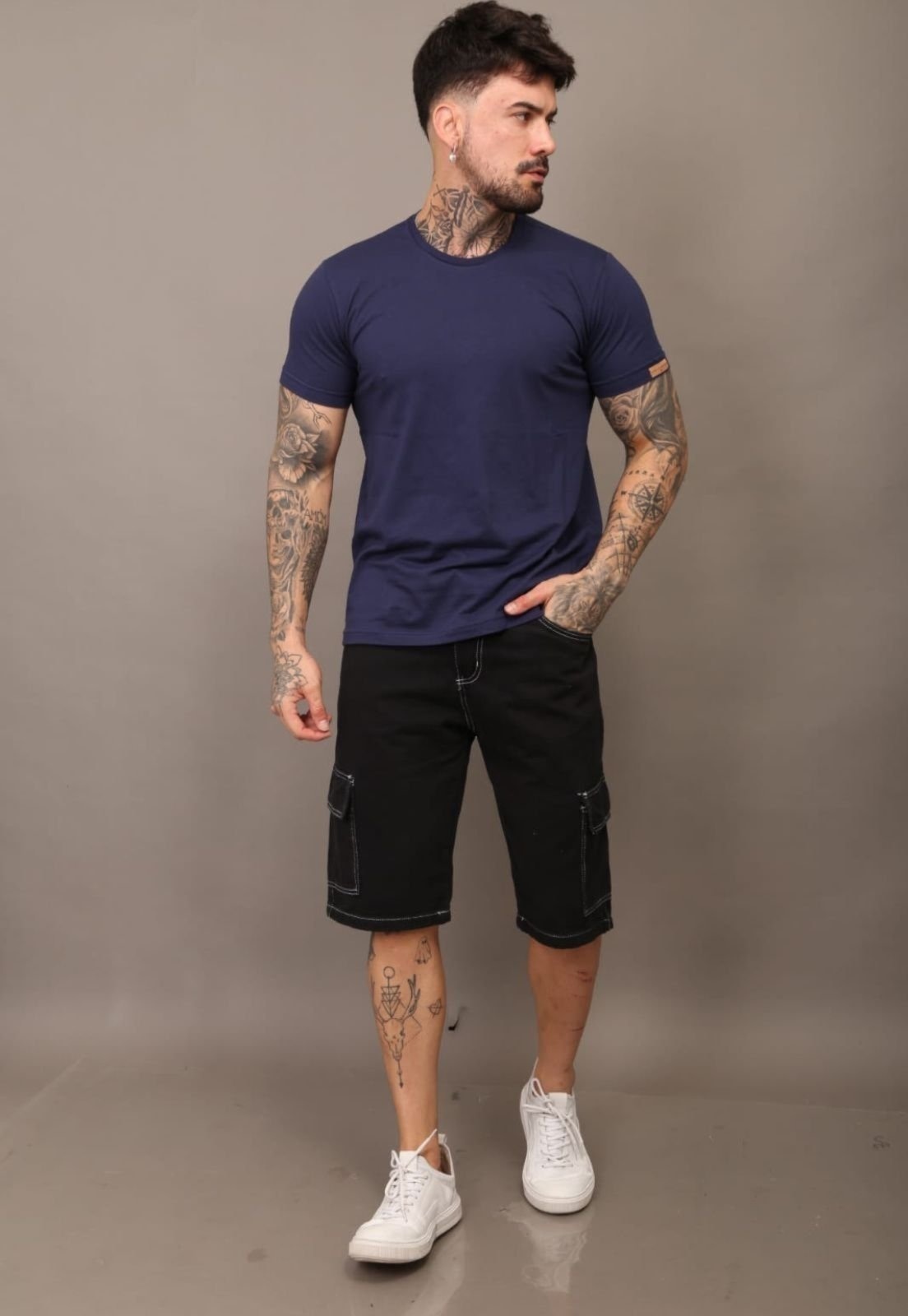 Imagem principal Bermuda Preta com Costura Branca Sarja Masculina Jeans Loka preto
