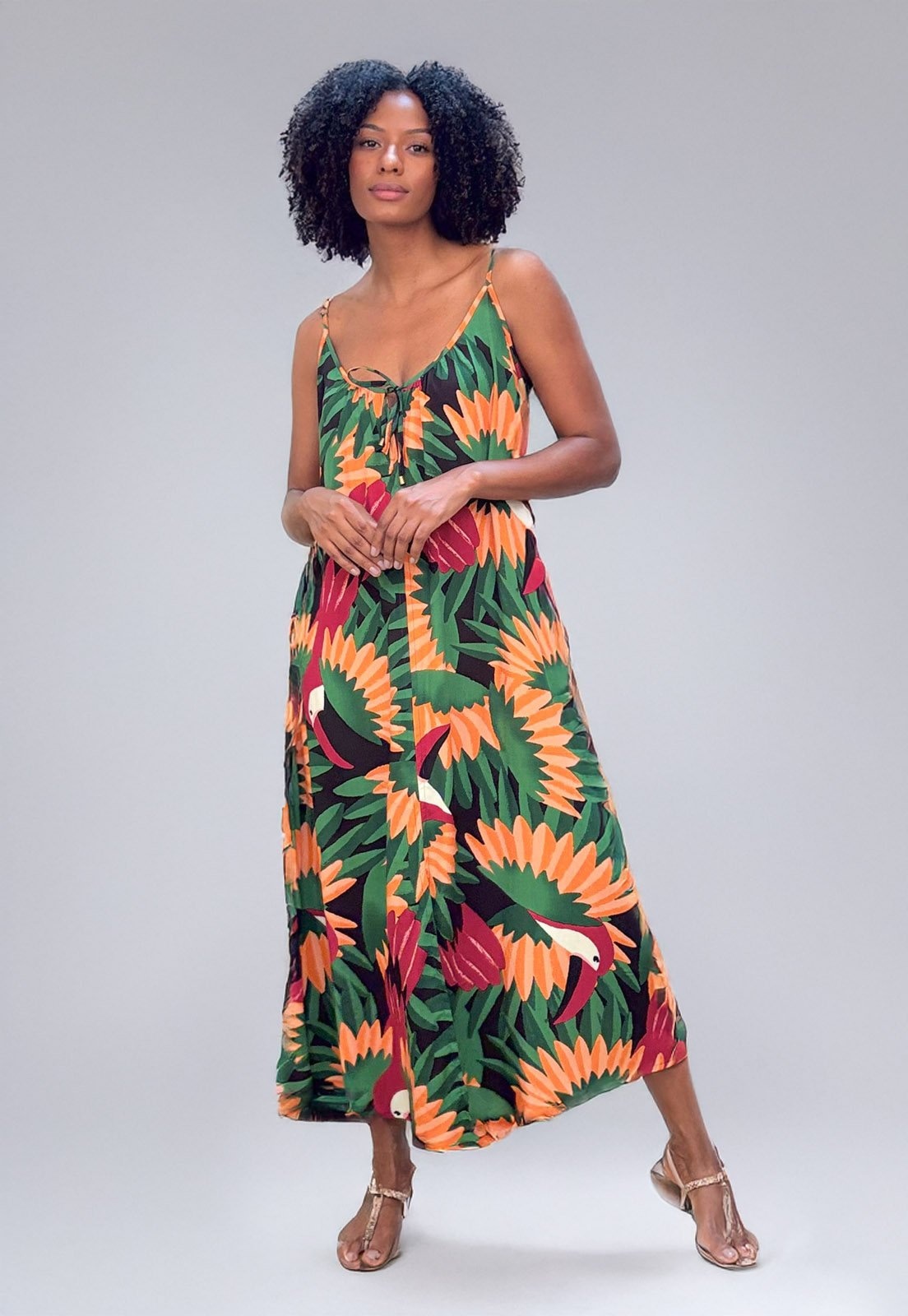 Imagem principal Vestido Longo Caçuá Viscose Alça Fina Estampa Festa dos Tucanos Amazonia Vital amarelo/estampado/verde/vermelho