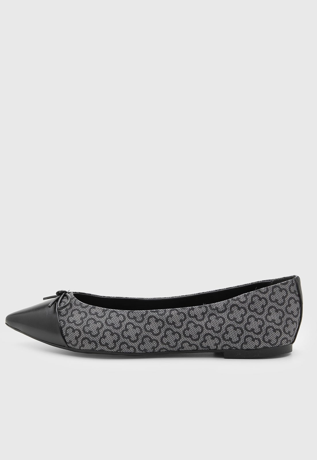 Imagem principal Sapatilha Feminino Capodarte Monograma e Biqueira Preta Capodarte preto