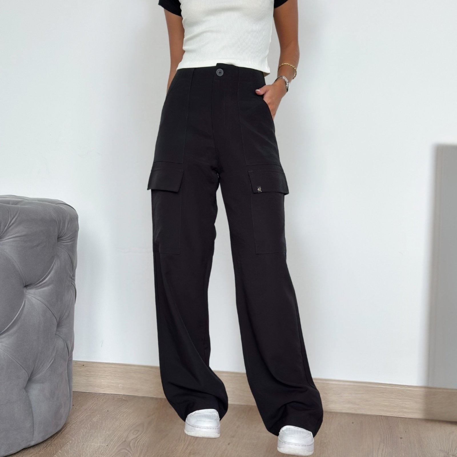 Imagem principal Calça Alfaiataria Wide Bolsos Cargo Feminina Revanche Tagaste Revanche preto