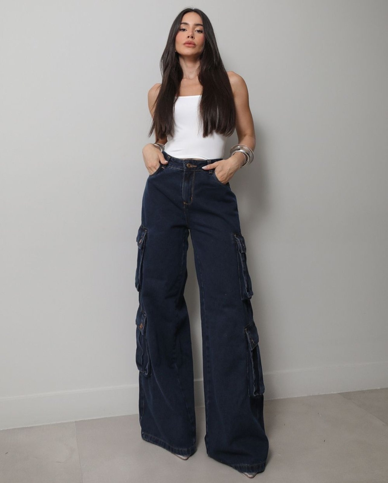 Imagem principal Calça Jeans Wide Leg Feminina Relaxed Cargo 24805 Black Blue Consciência jeans black