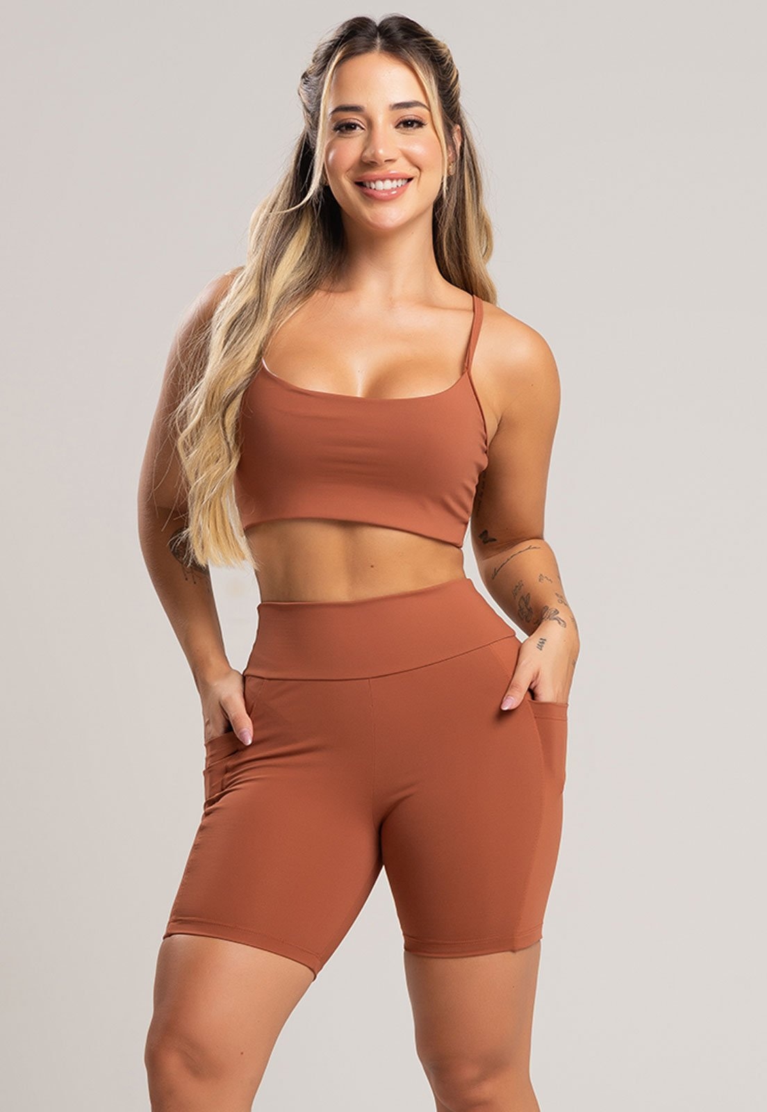 Imagem principal Short Fitness MVB Modas Bolsos Cintura Alta Feminina Poliamida Mousse Mvb Modas marrom