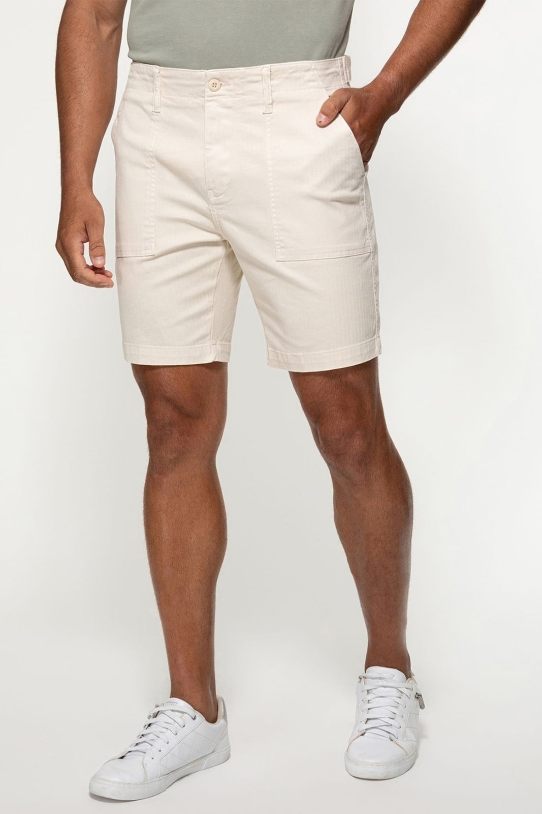 Imagem principal Bermuda Guess Sarja Espinha de Peixe Bege Guess amarelo