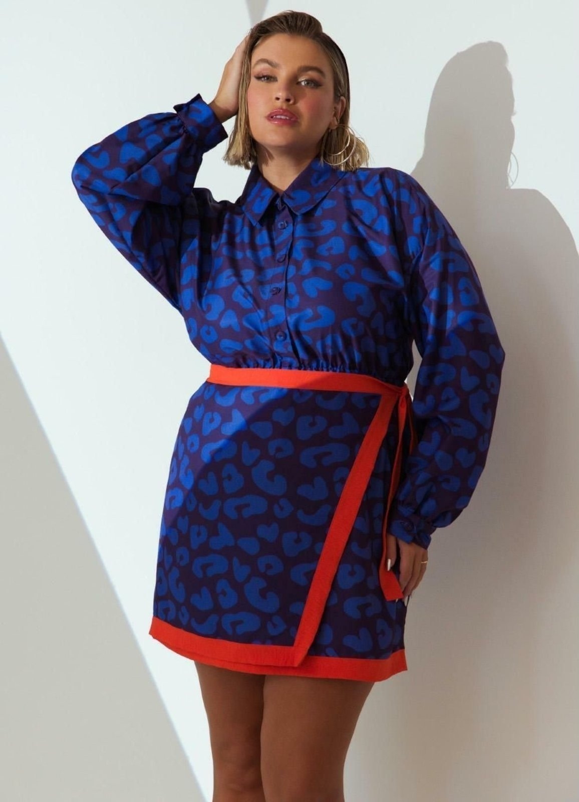 Imagem principal Vestido Curto Crepe Plano Onça Marinho Quintess azul