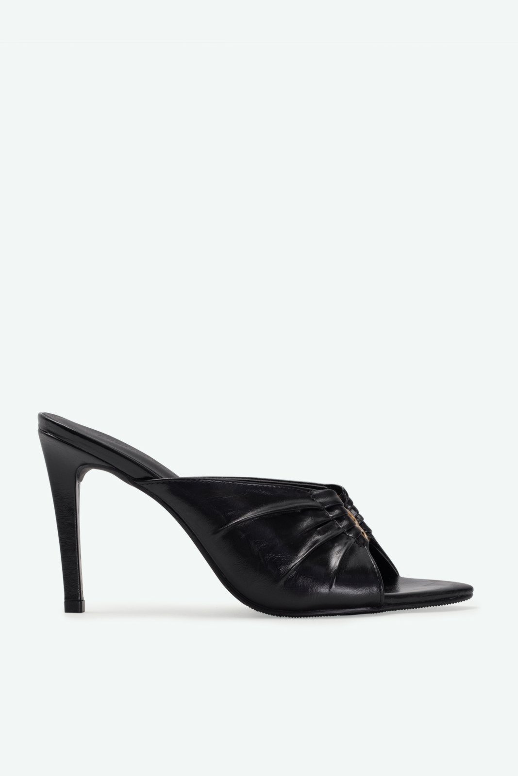 Imagem principal Open Mule Margot Suzana Santos preto