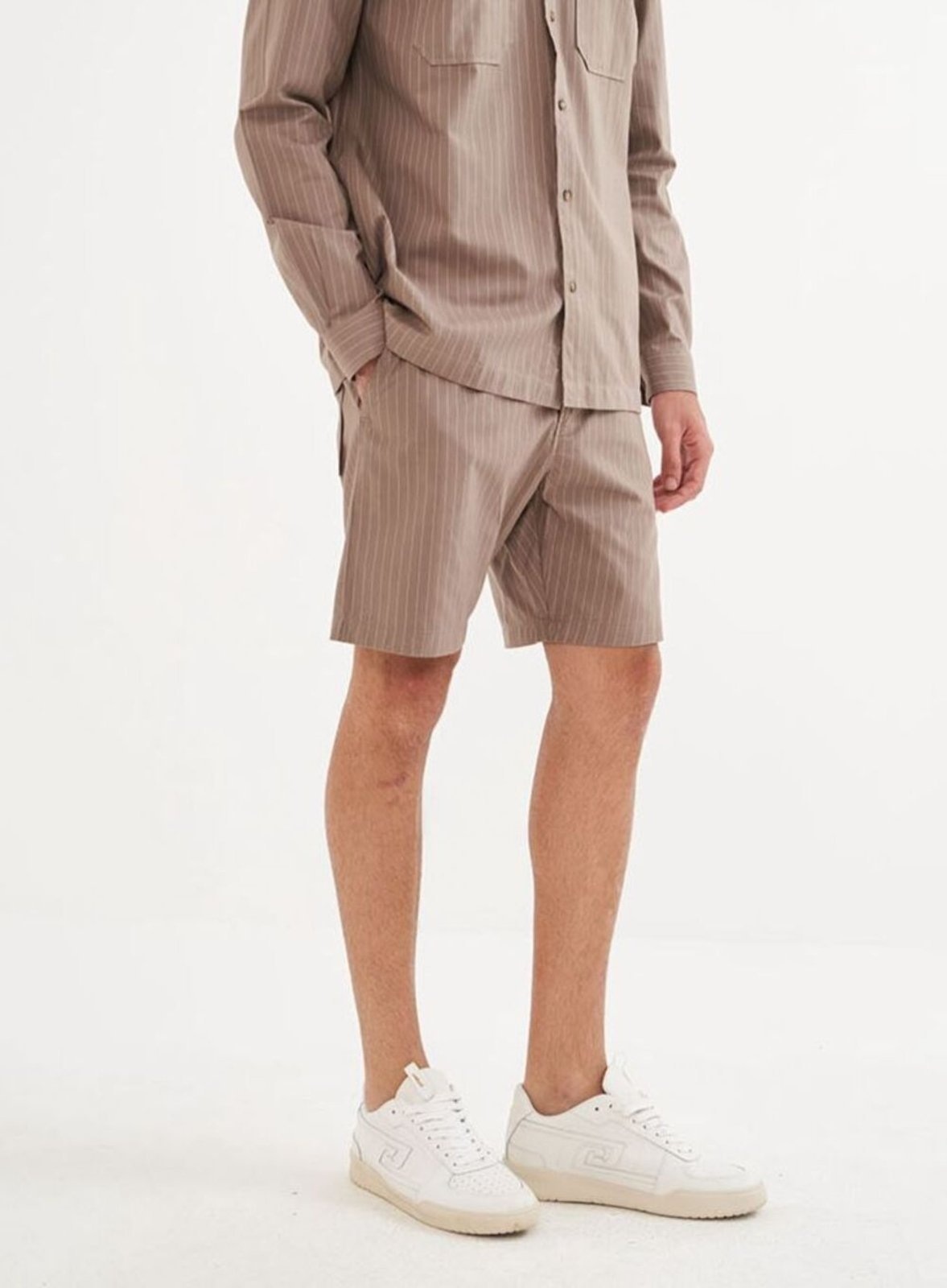 Imagem principal Bermuda Listrada Reta - Bona Colcci Colcci marrom